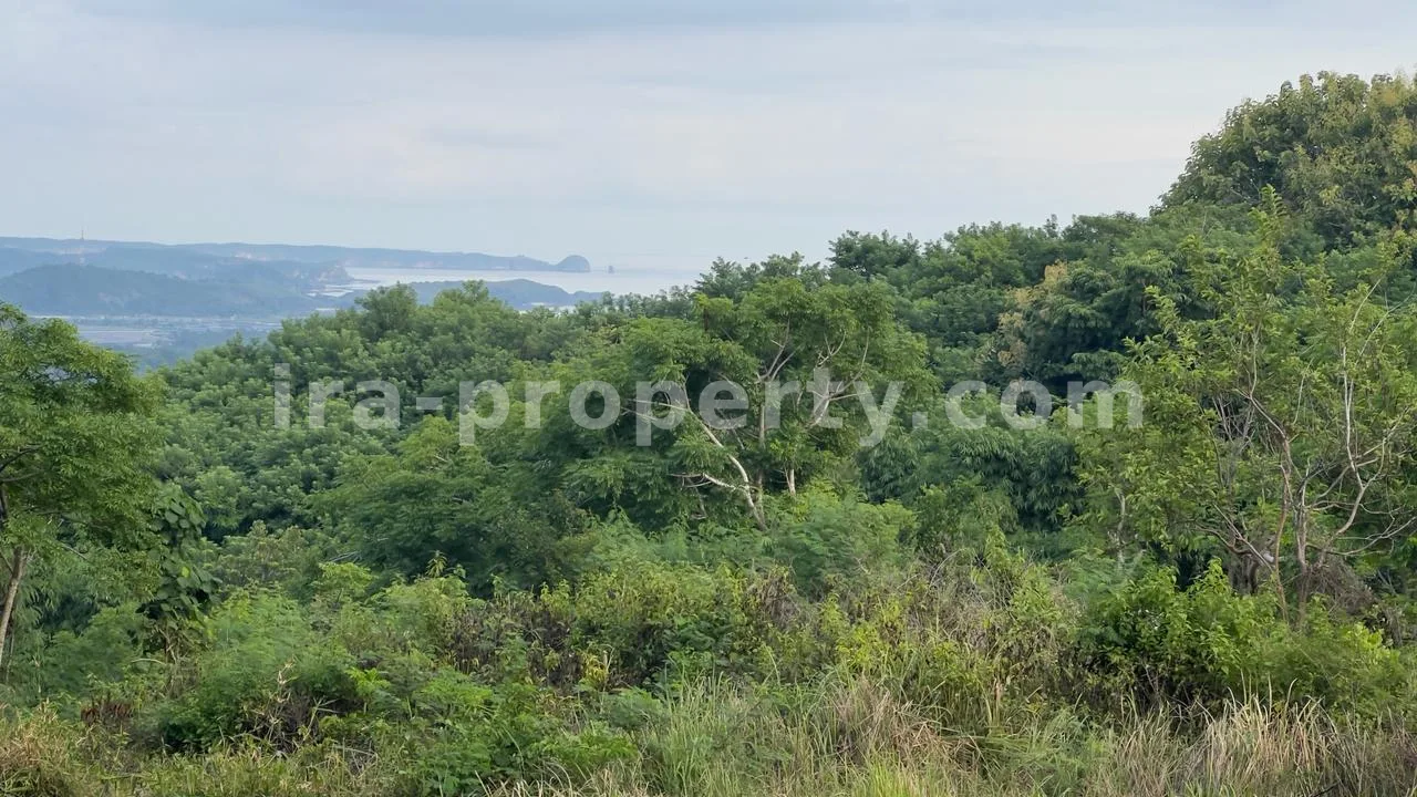 Oceanfront Land Plot Near Siwa Resort, Kuta - 422-3 - 1