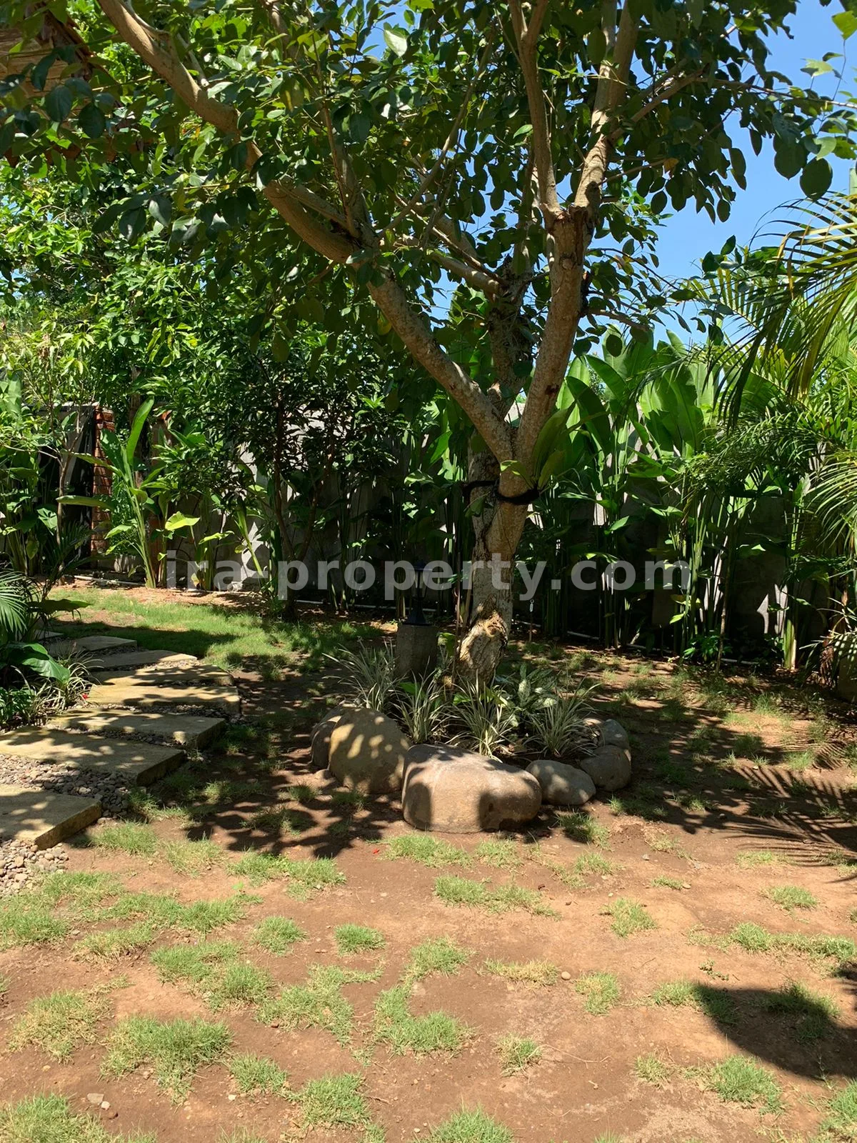 Villa Menawan Dijual di Medas, Gunung Sari, Lombok Barat - 413 - 11