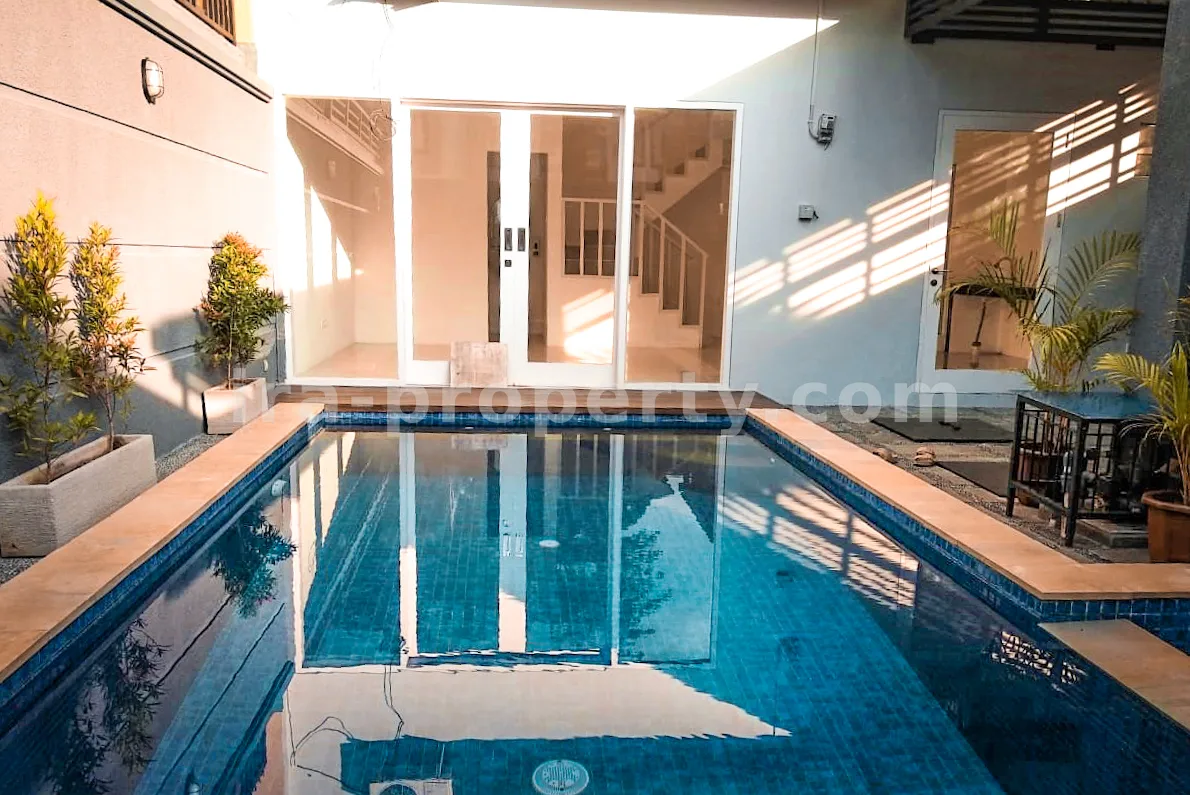 Villa Menawan di Kompleks Senggigi One - 411 - 1