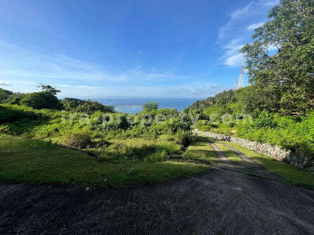 Tanah Penuh Pemandangan Laut Pantai di Senggigi Pusat - 329 - 1
