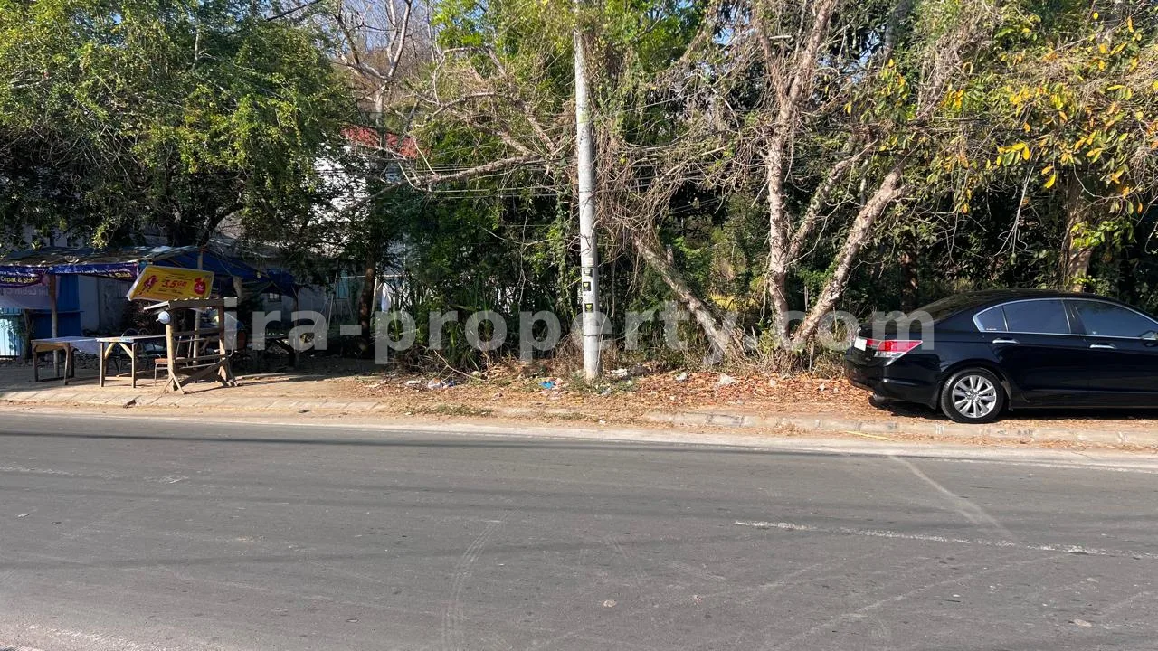 Tanah Strategis Dijual di Kuta Mandalika - 472 - 3