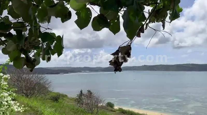 Land for Sale with Full Ocean View in Gerupuk - 470 - 3