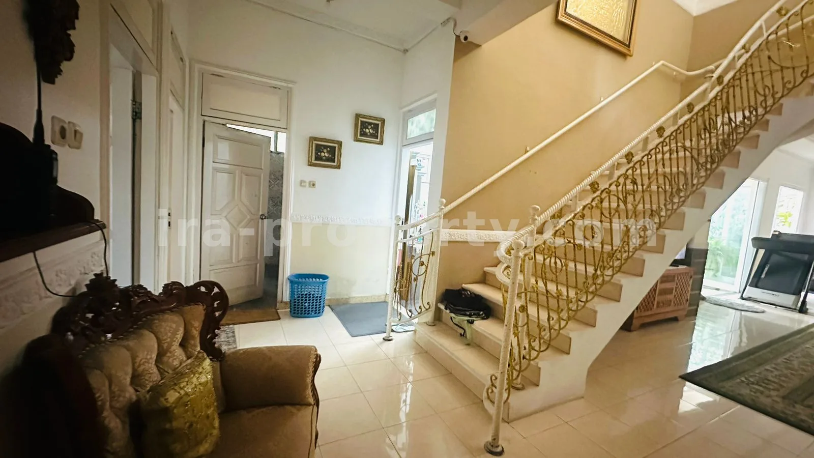 Rumah Mewah di Jalan Utama Mataram - 617 - 13