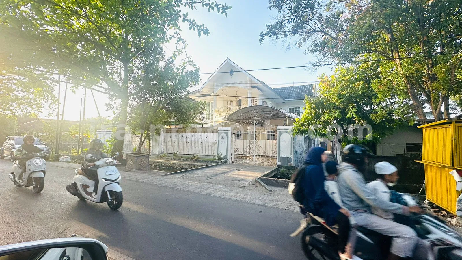Rumah Mewah di Jalan Utama Mataram - 617 - 7