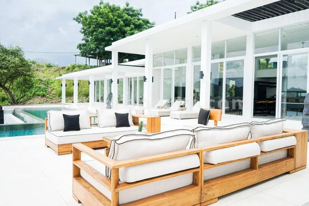 Luxurious Oceanview Villa in Kuta Mandalika - 323 - 16