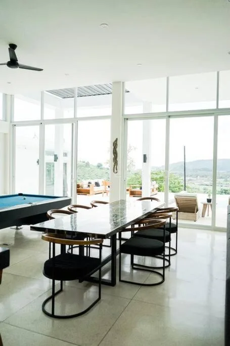 Luxurious Oceanview Villa in Kuta Mandalika - 323 - 31
