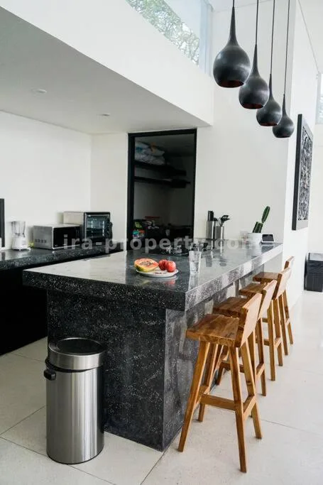 Luxurious Oceanview Villa in Kuta Mandalika - 323 - 35