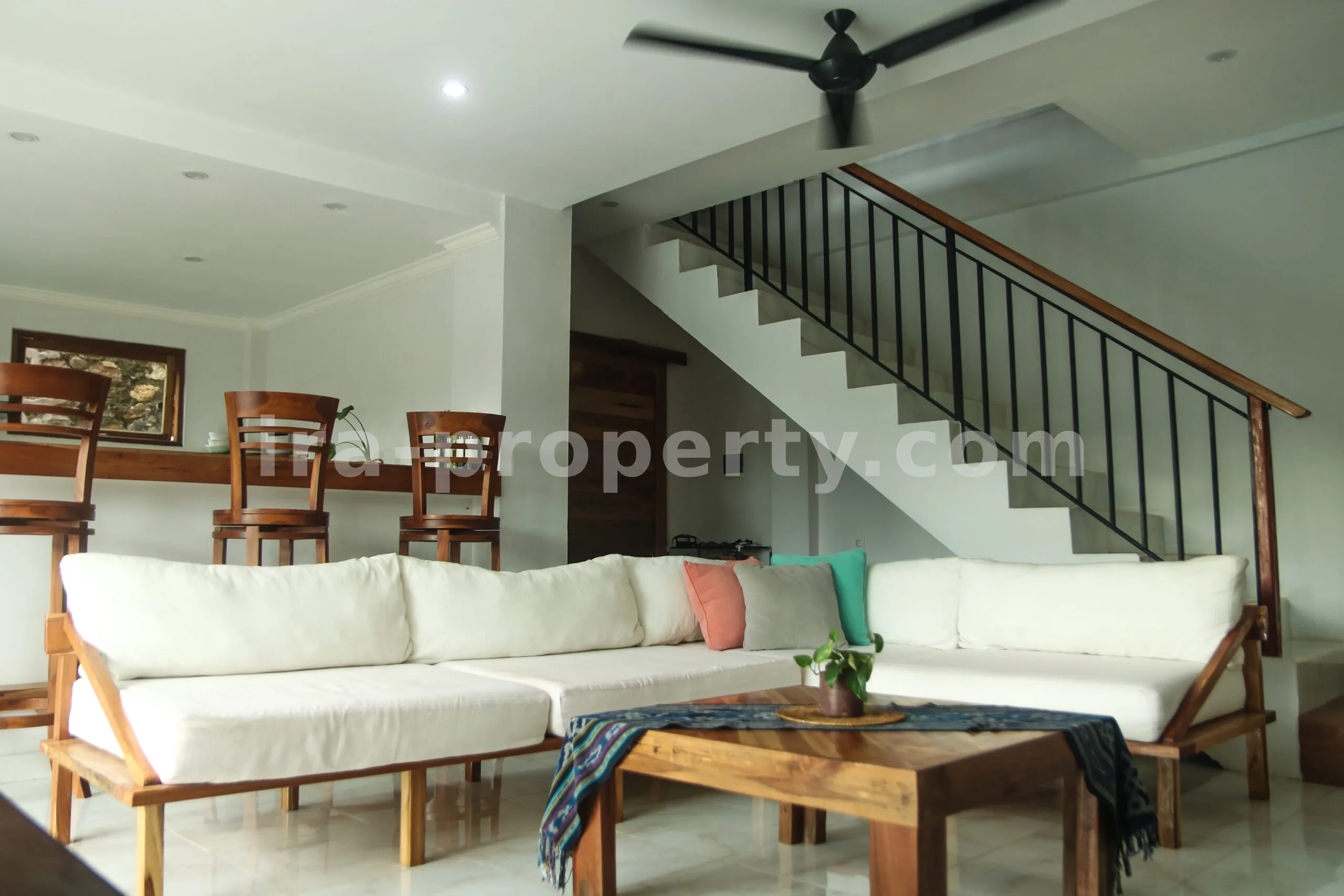 Luxurious Villa in Central Kuta Mandalika - 320 - 17