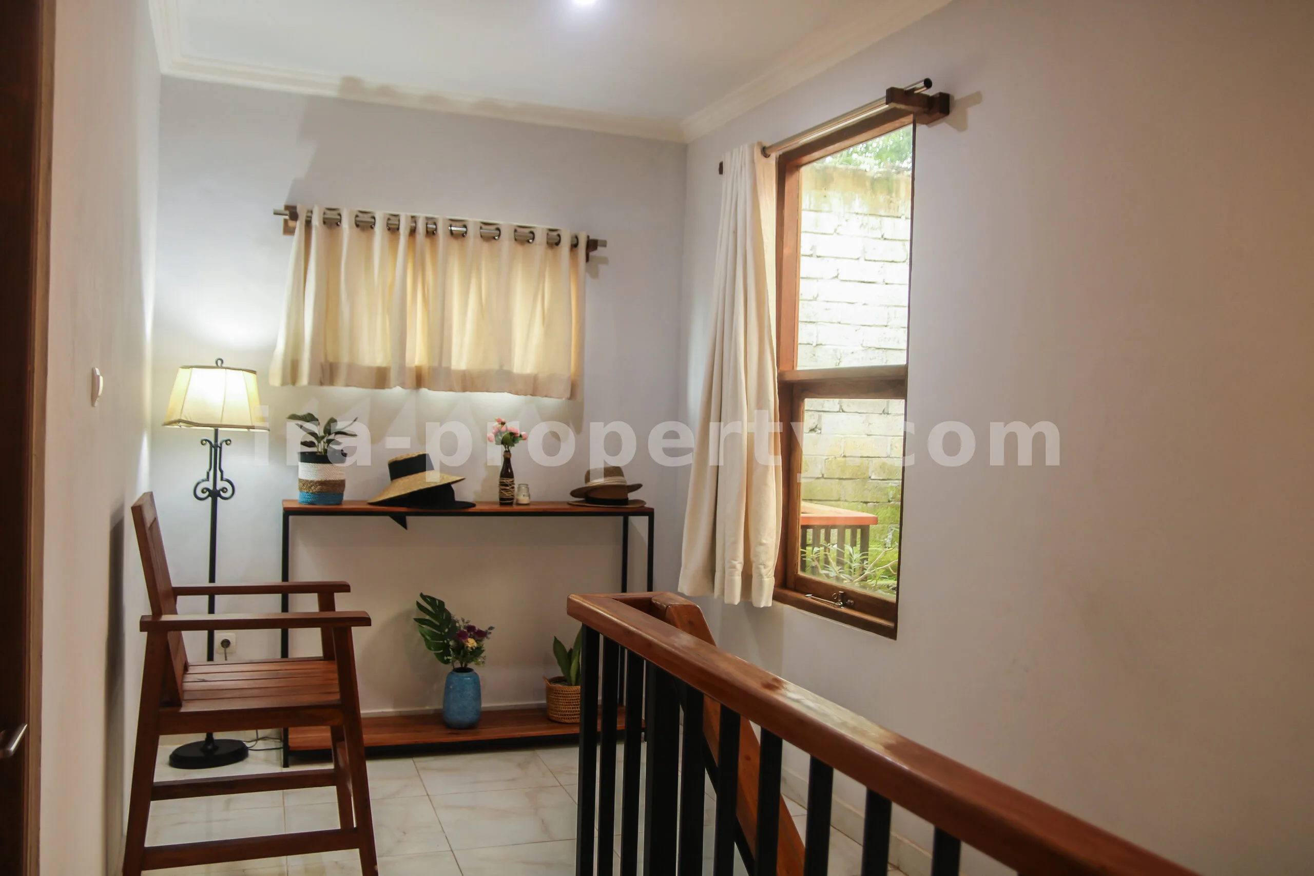 Luxurious Villa in Central Kuta Mandalika - 320 - 25