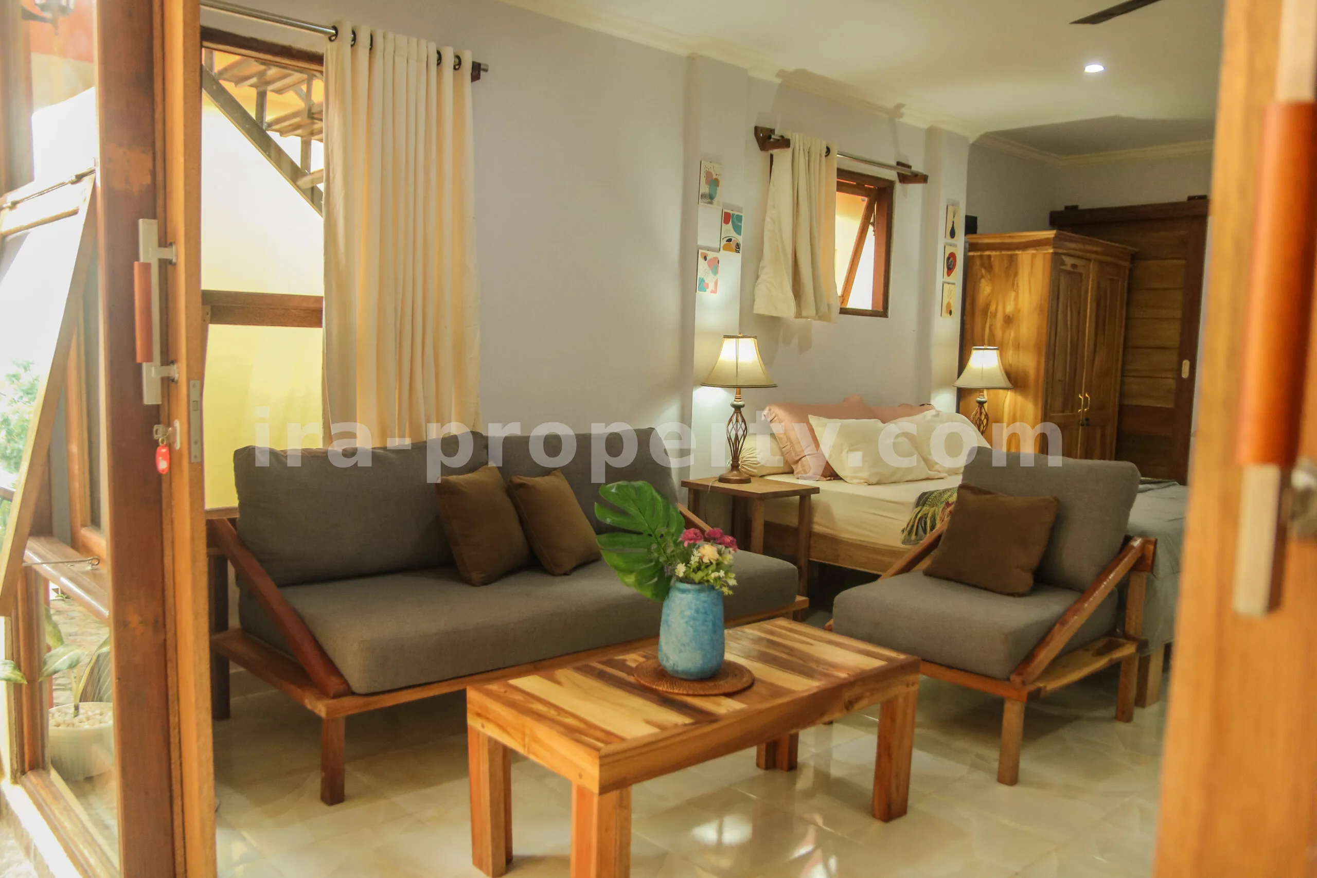 Luxurious Villa in Central Kuta Mandalika - 320 - 5