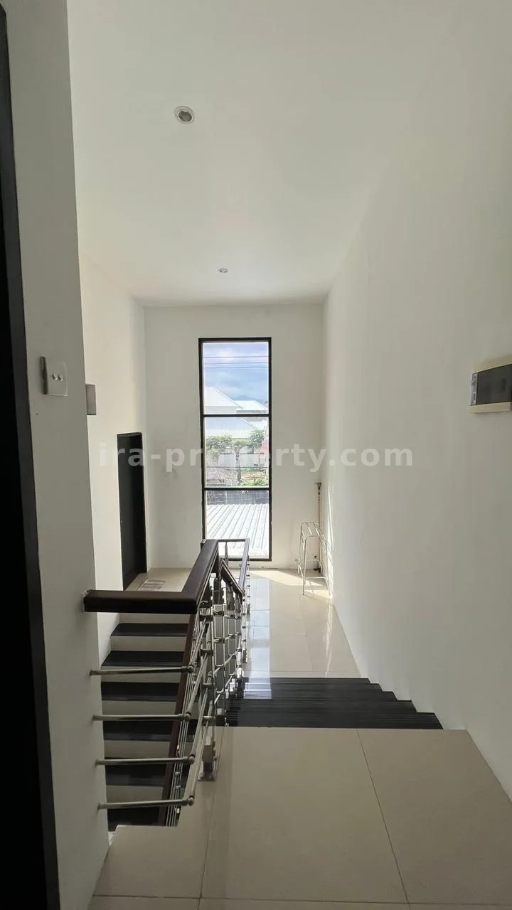 Rumah Mewah di Graha Permata Kota Selagalas - 614 - 24