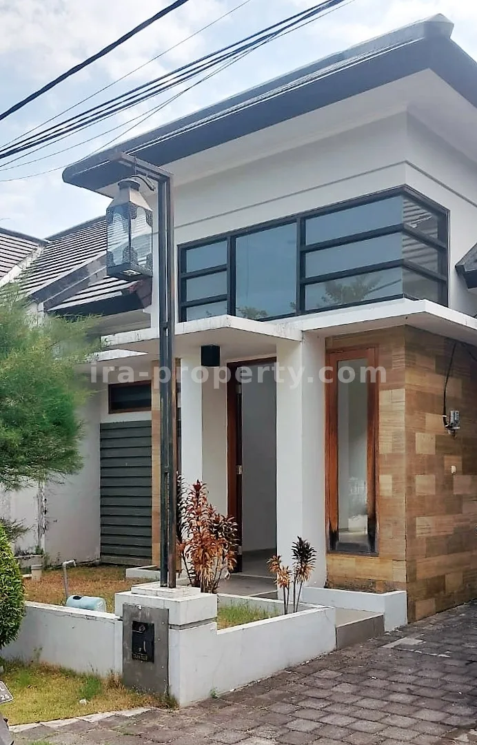 Rumah Modern di Perumahan Elit Graha Majapahit Mataram - 406 - 1