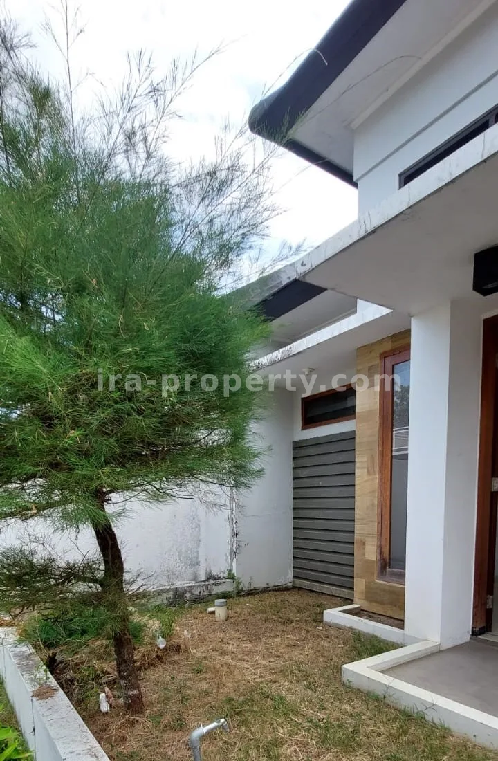 Rumah Modern di Perumahan Elit Graha Majapahit Mataram - 406 - 14