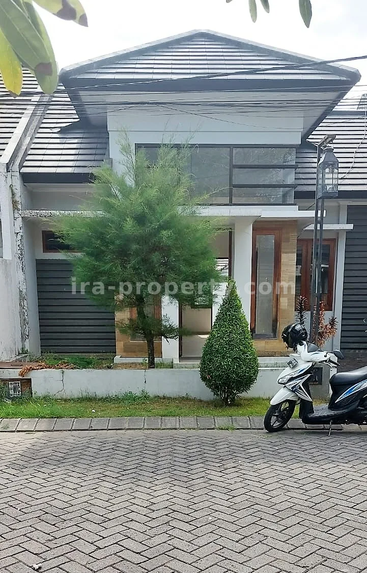 Rumah Modern di Perumahan Elit Graha Majapahit Mataram - 406 - 16