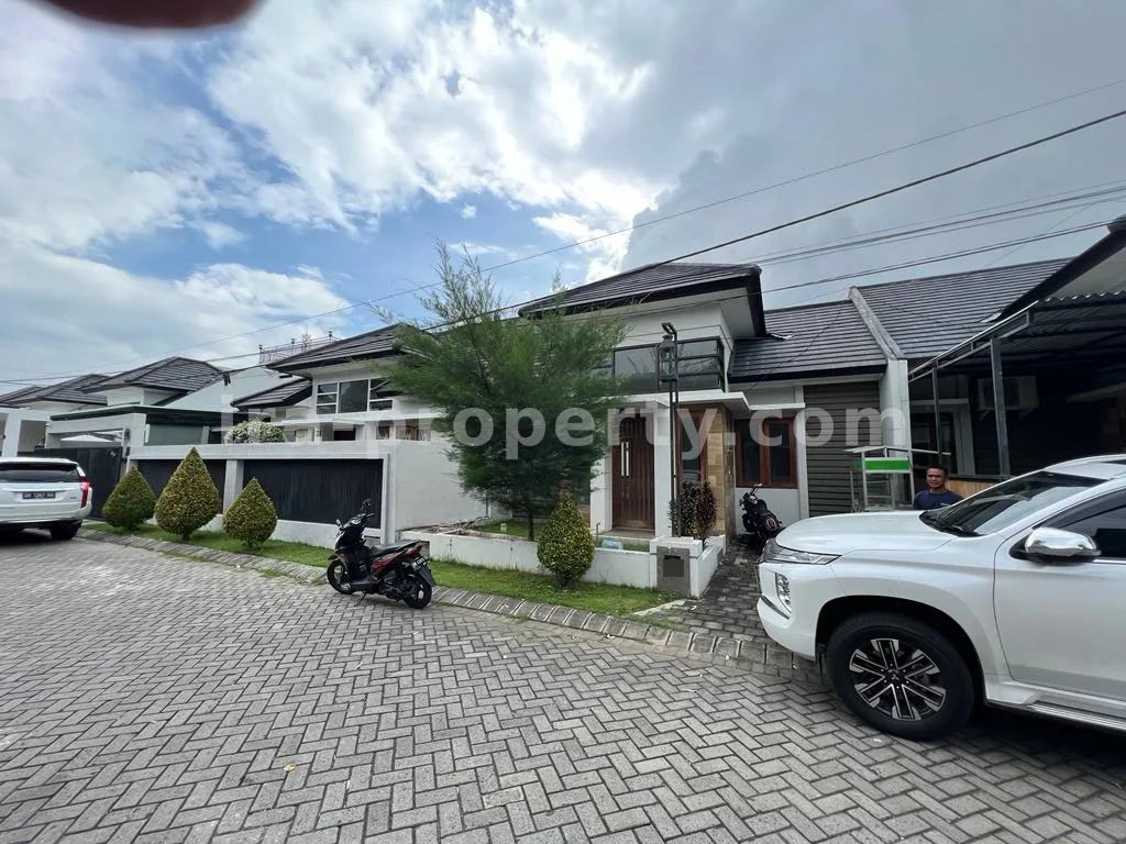 Rumah Modern di Perumahan Elit Graha Majapahit Mataram - 406 - 2