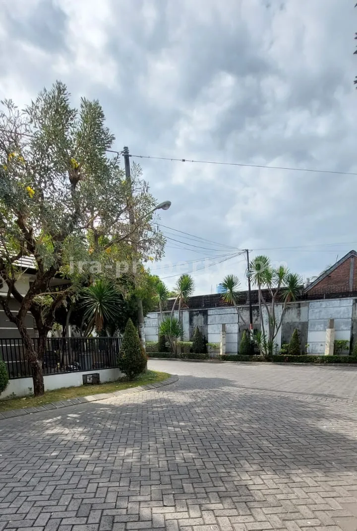 Rumah Modern di Perumahan Elit Graha Majapahit Mataram - 406 - 7