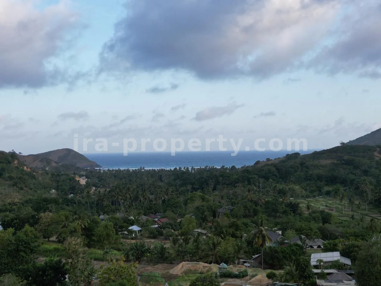 Ocean View Land in Prabu Areguling - 446 - 3