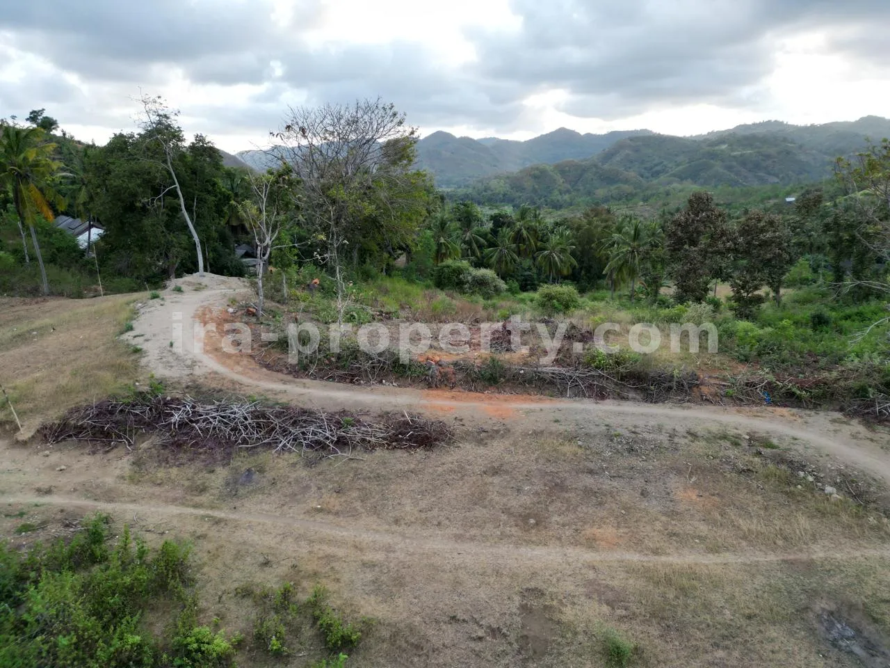 Tanah Premium di Puncak Bukit Prabu Areguling - 445-2 - 2