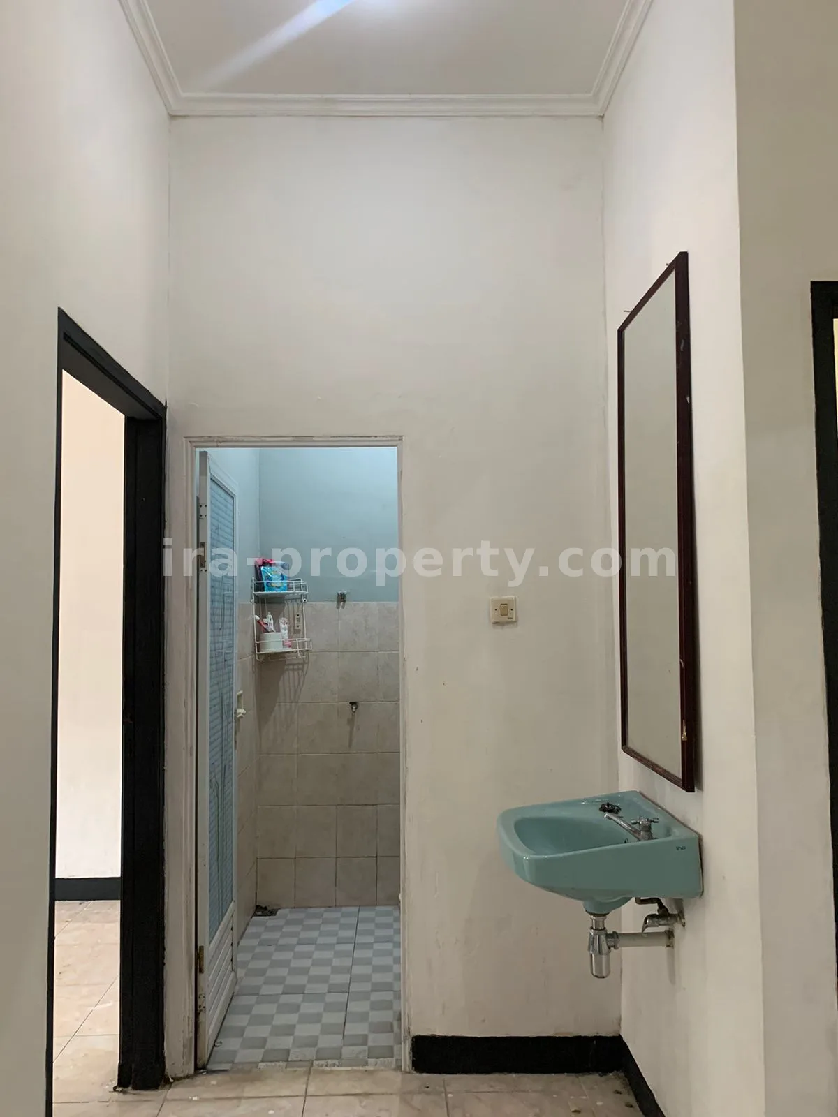 Spacious Family Home in Adisucipto Complex - 574 - 11