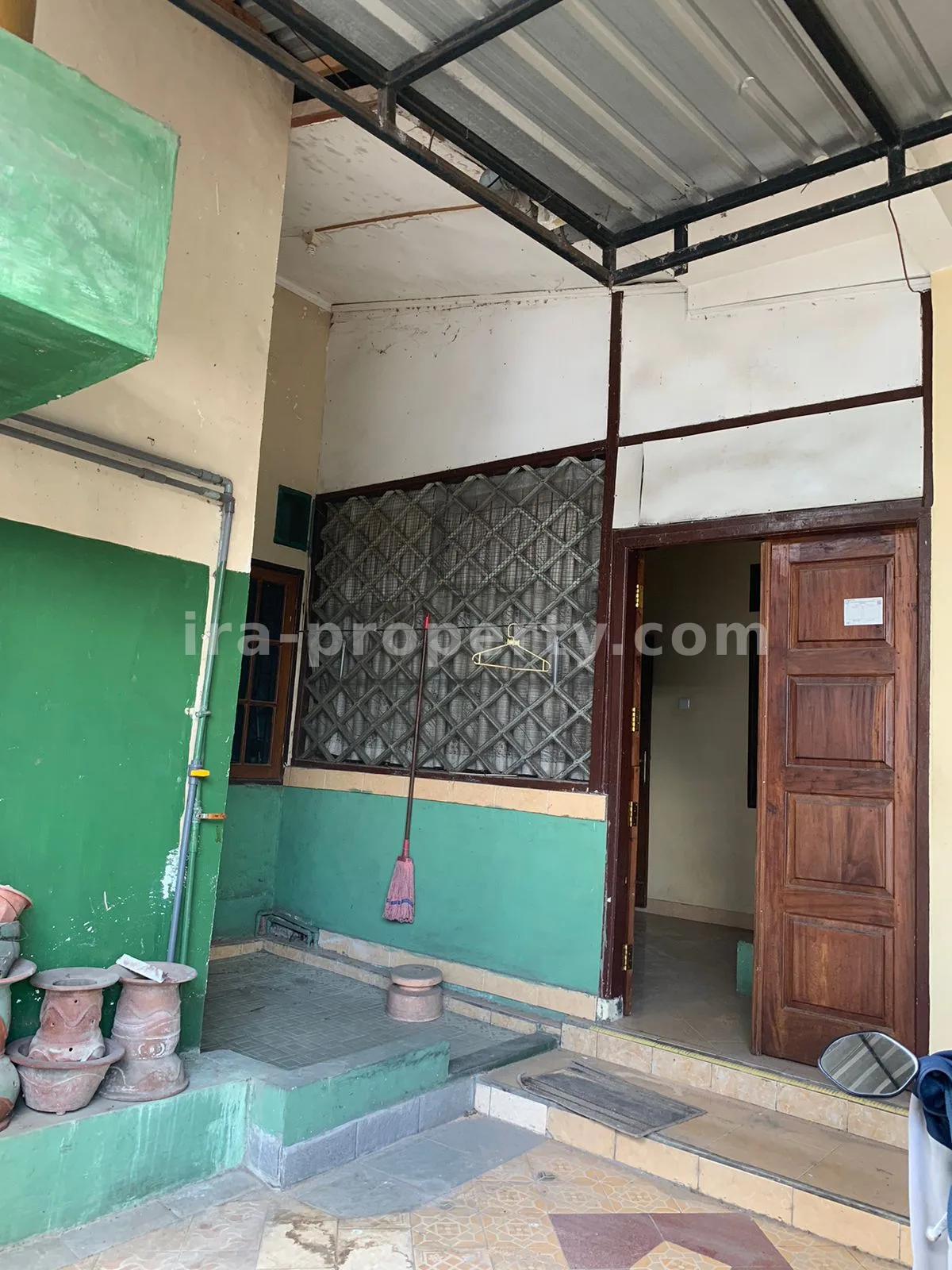 Spacious Family Home in Perumnas Complex - 575 - 16