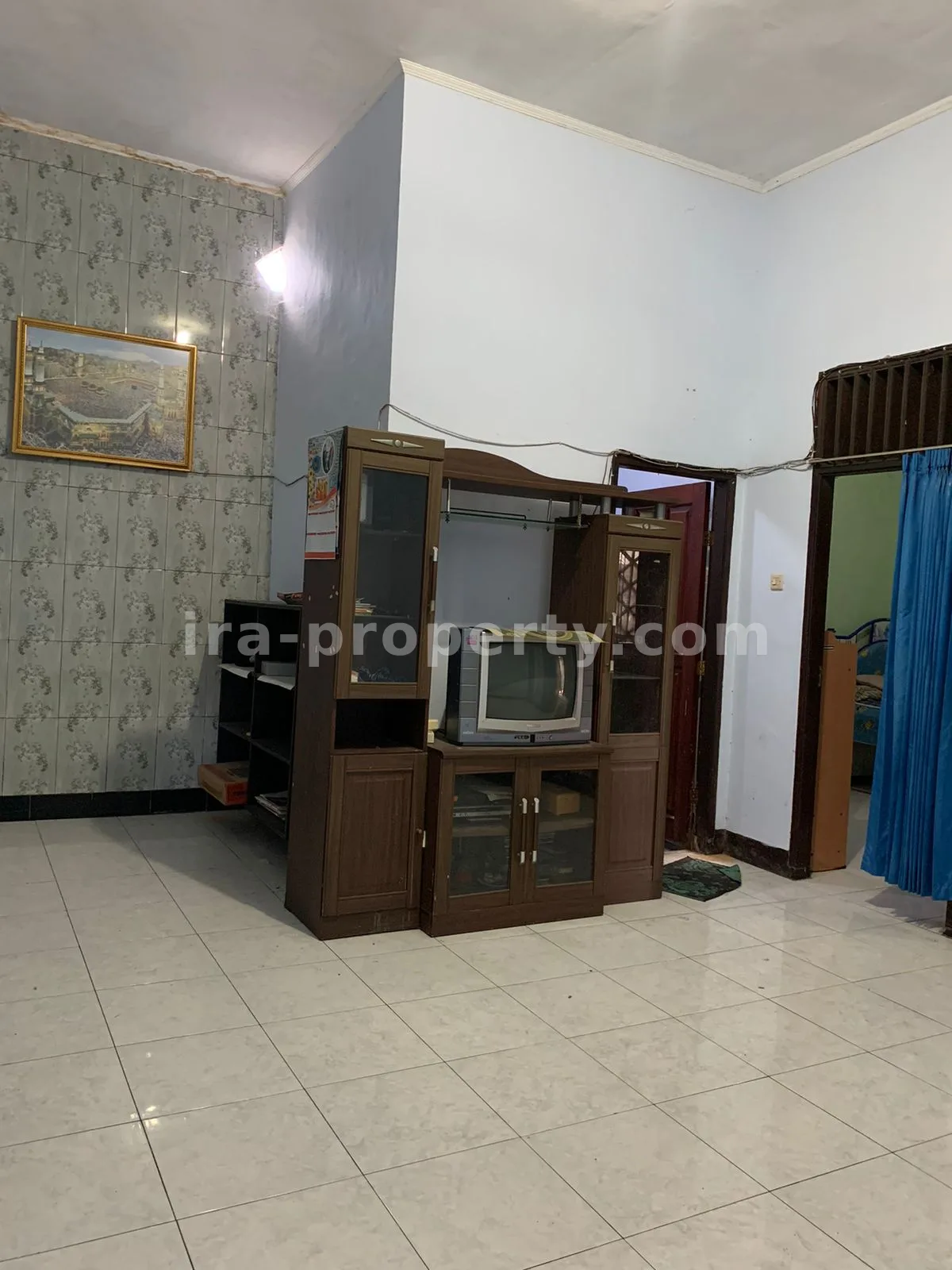 Spacious Family Home in Perumnas Complex - 575 - 5