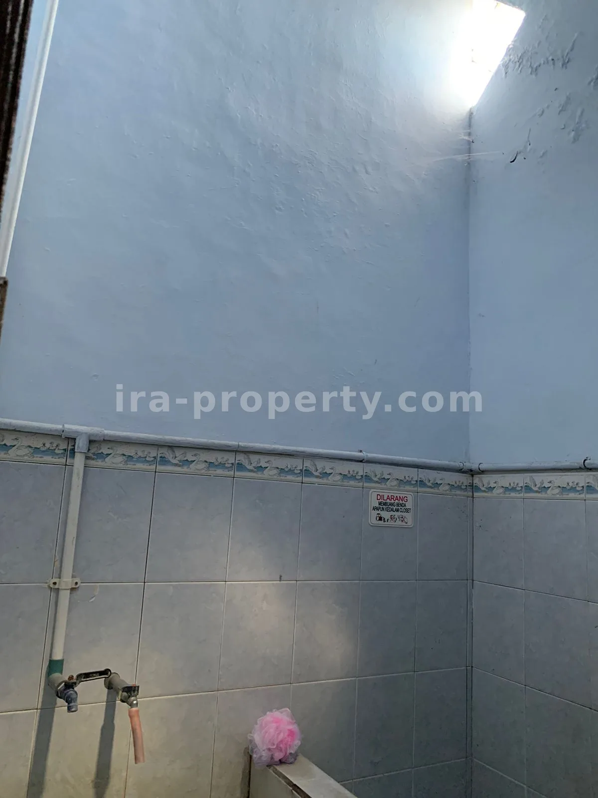 Spacious Family Home in Perumnas Complex - 575 - 8