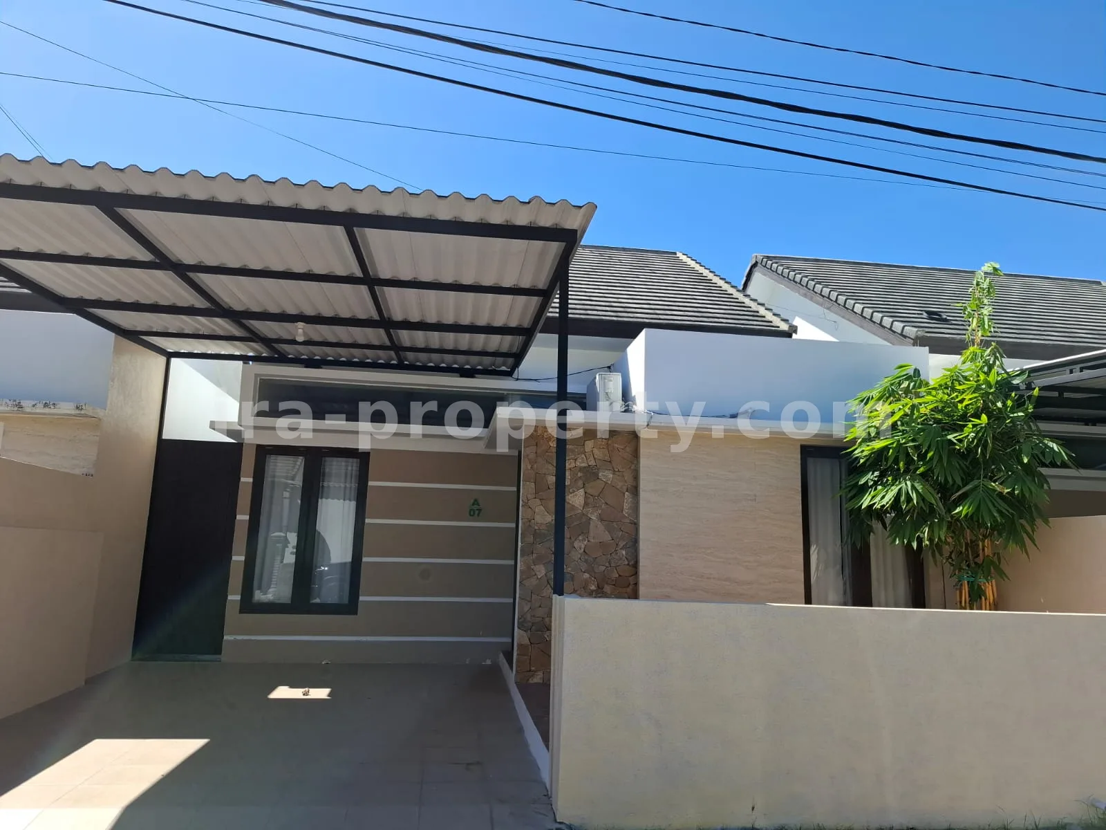 Spacious Home in Adisucipto Complex - 608 - 1