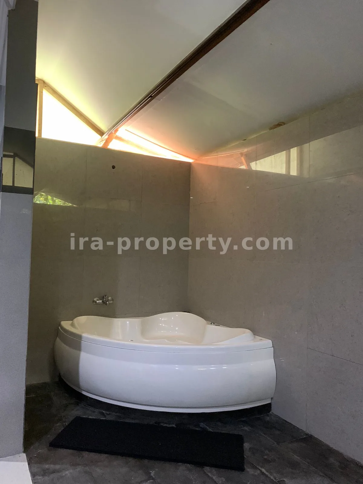 Villa Luas Dijual di Batu Layar Dekat Senggigi, Lombok - 217 - 14