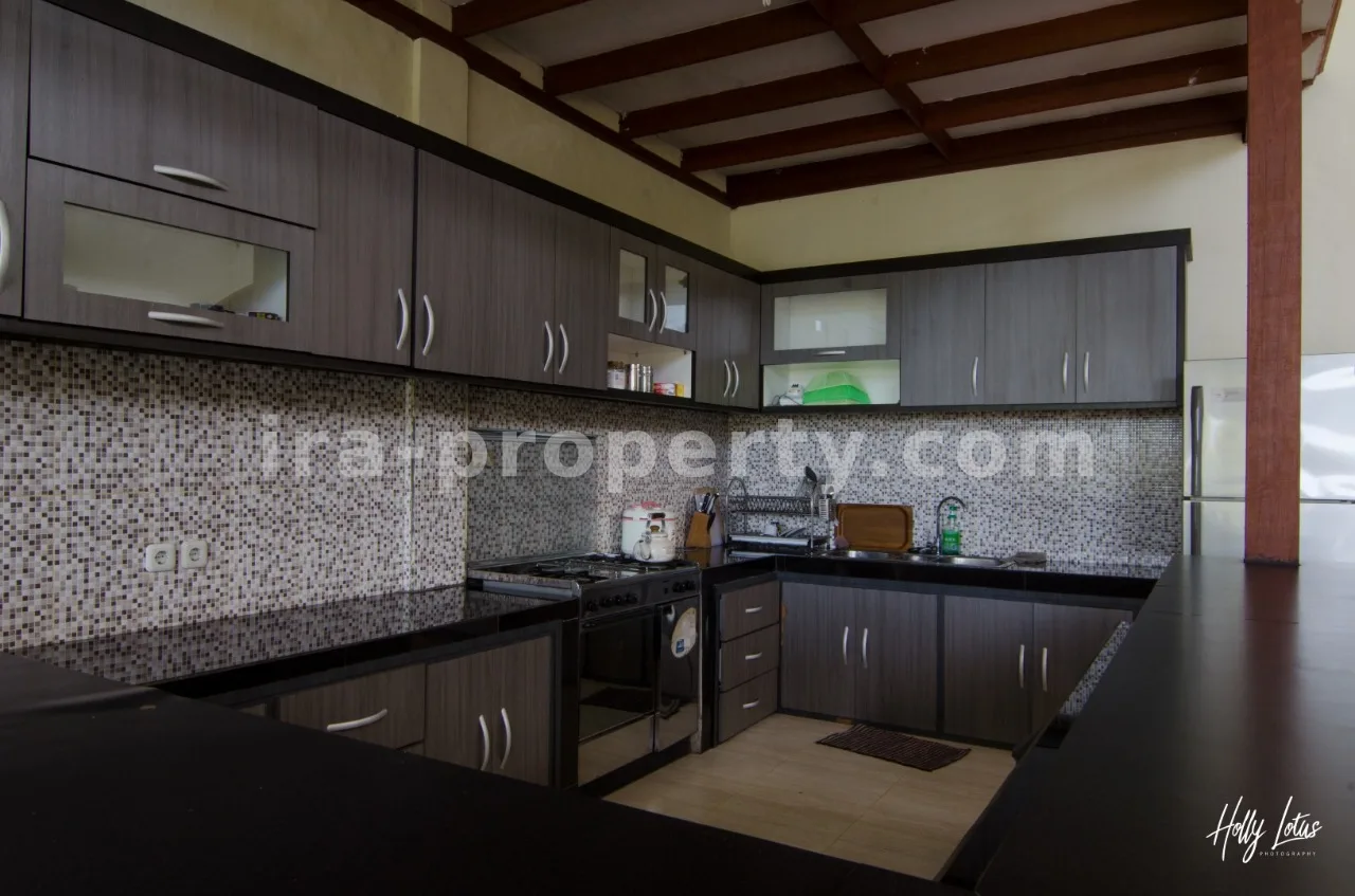 Vila Luas di Jalan Montong Dekat Senggigi, Lombok - X26457 - 2