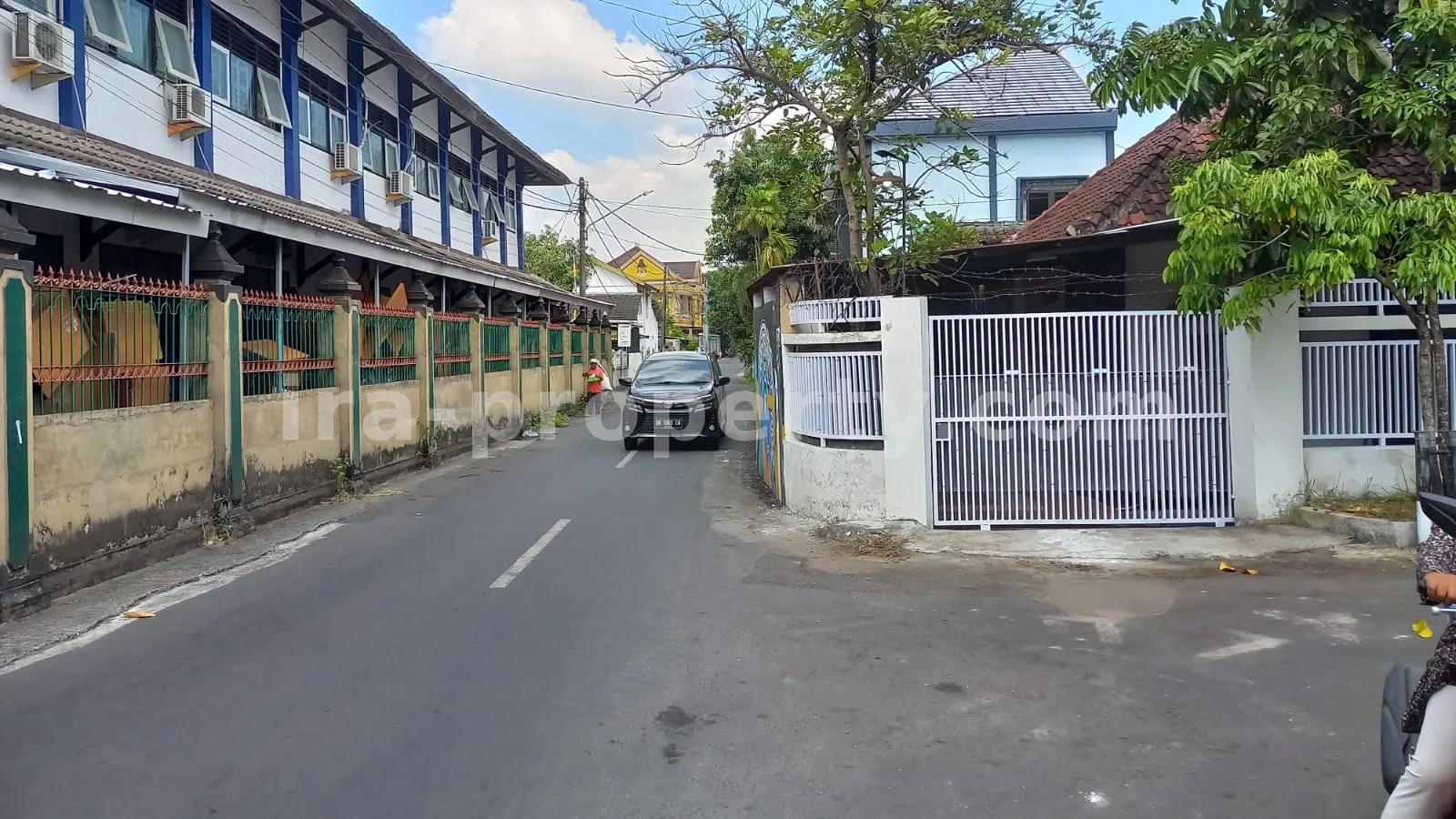 Rumah Strategis Dekat SMPN 1 Mataram - 501 - 2