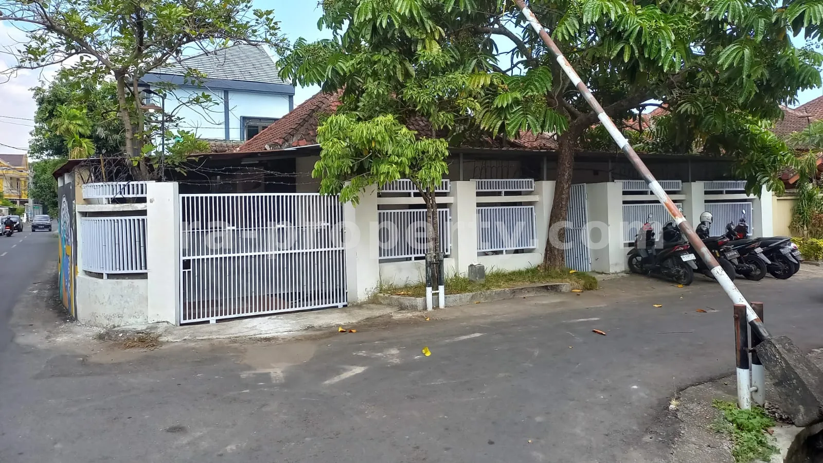 Rumah Strategis Dekat SMPN 1 Mataram - 501 - 3