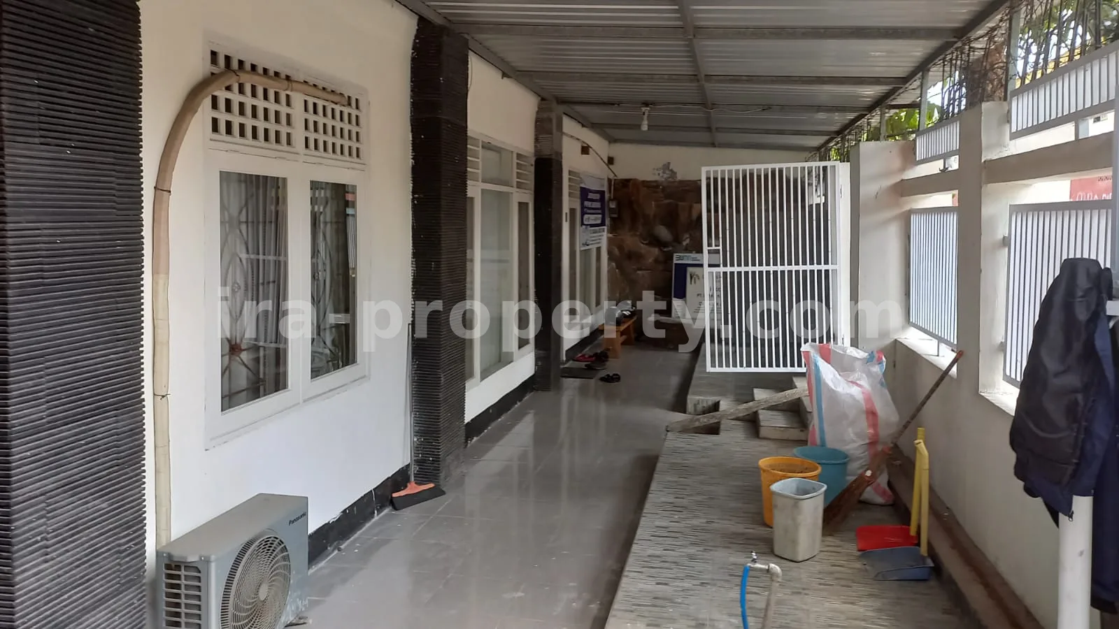Rumah Strategis Dekat SMPN 1 Mataram - 501 - 5