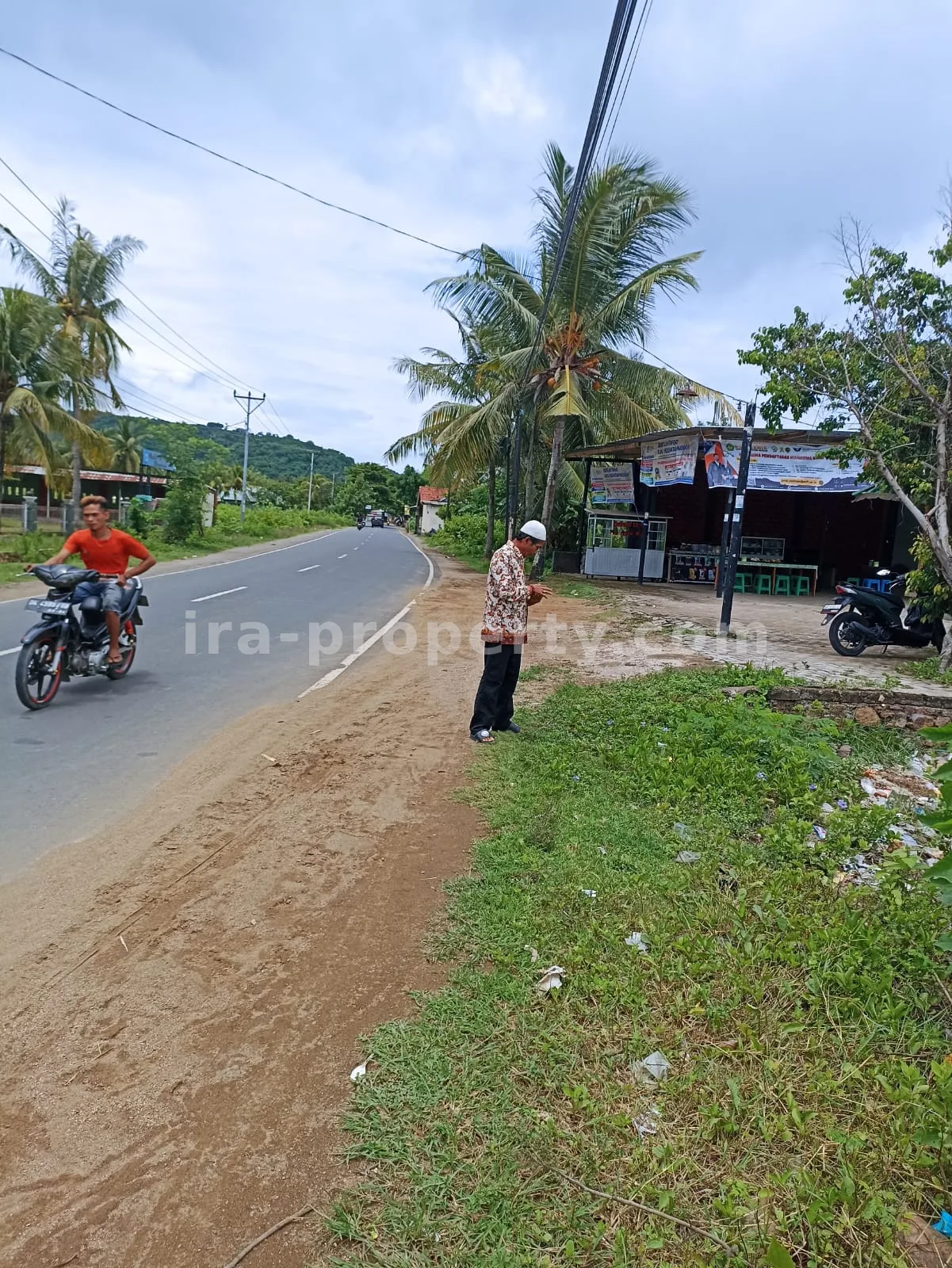 Tanah Strategis Pinggir Jalan di Sekotong \u2013 3.390 m\u00b2 - 175 - 6