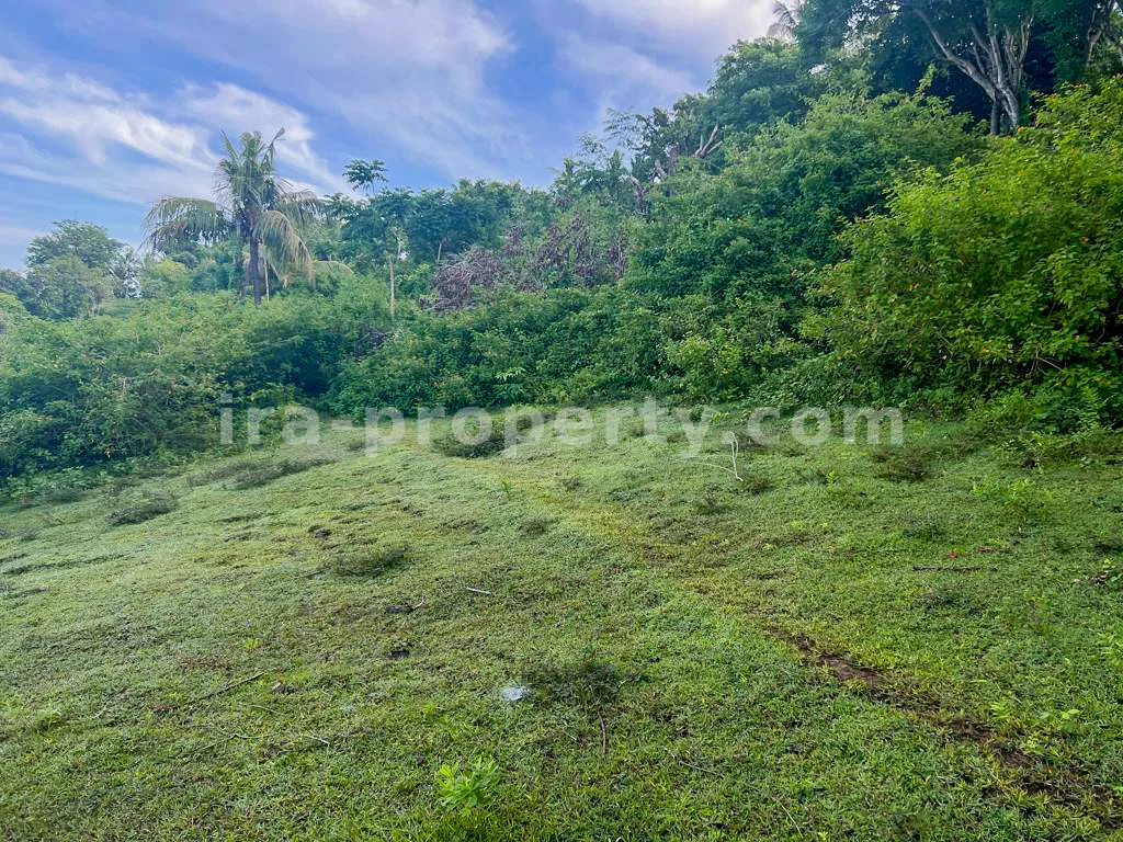 Tanah dengan Pemandangan Laut Menakjubkan di Pusat Senggigi, Kode 329 - 329-2 - 10