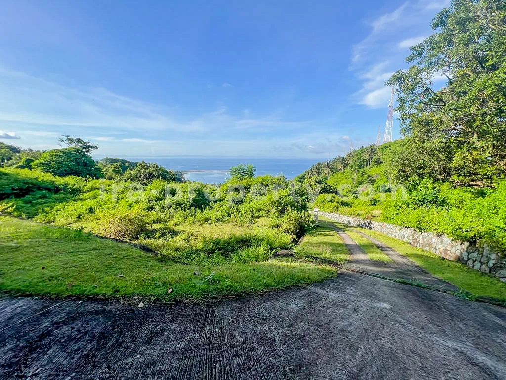 Tanah dengan Pemandangan Laut Menakjubkan di Pusat Senggigi, Kode 329 - 329-2 - 11