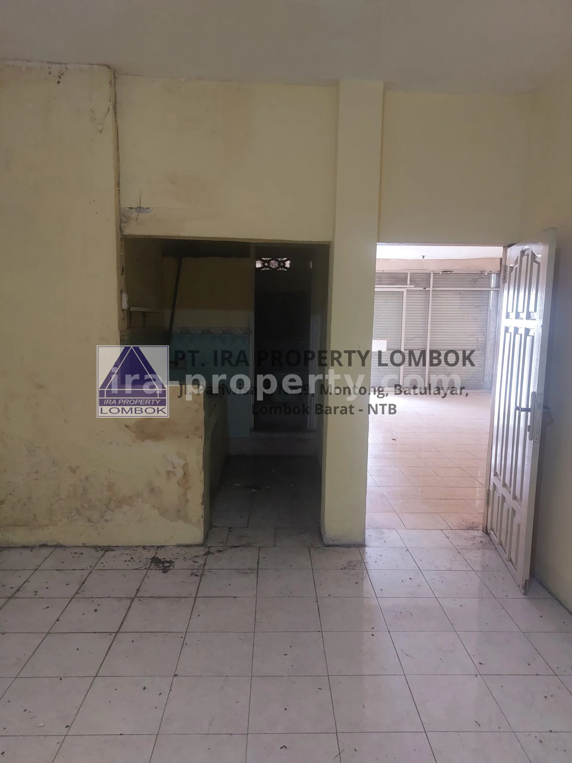 Ruko Komersial di Pinggir Jalan Utama Ampenan Utara - 619 - 5