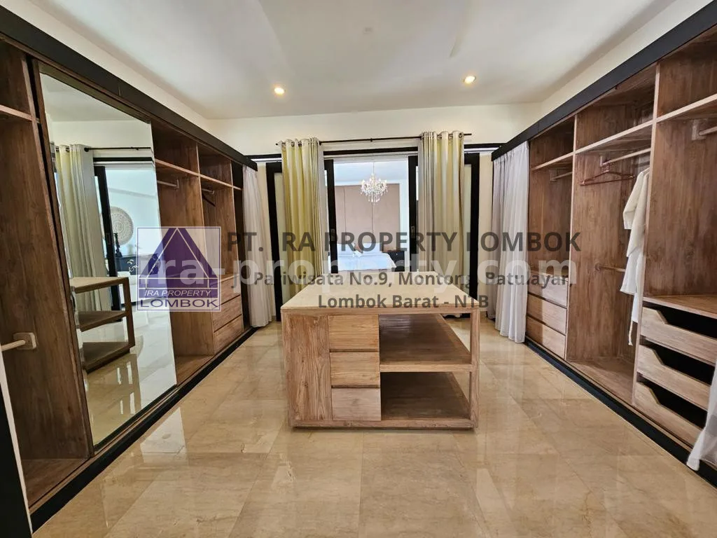 Exclusive Commercial Luxury Villa in Seminyak, Bali - 94 - 11