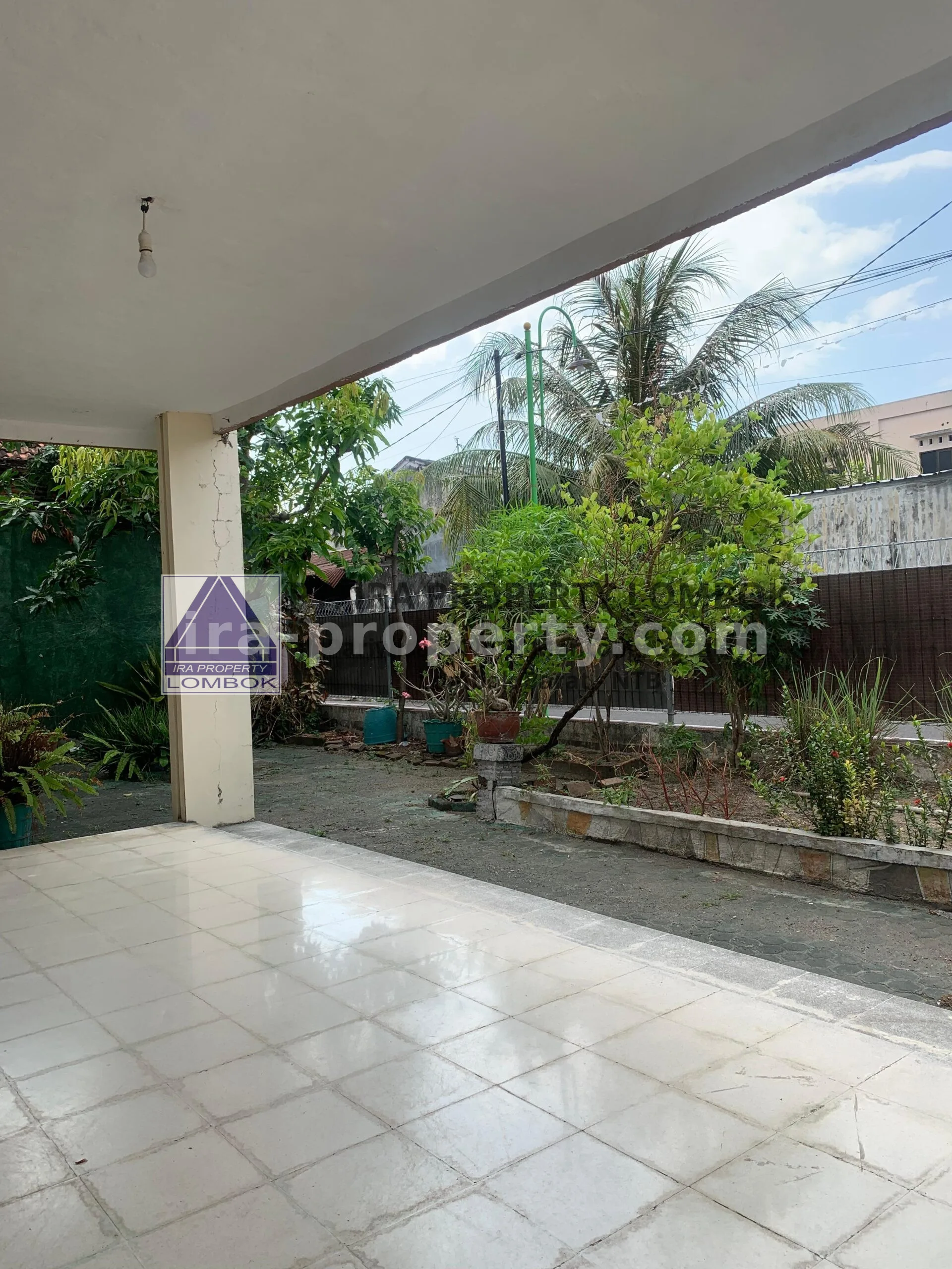 Rumah Dijual di Mataram Pusat Dekat Hotel Santika - 420 - 16