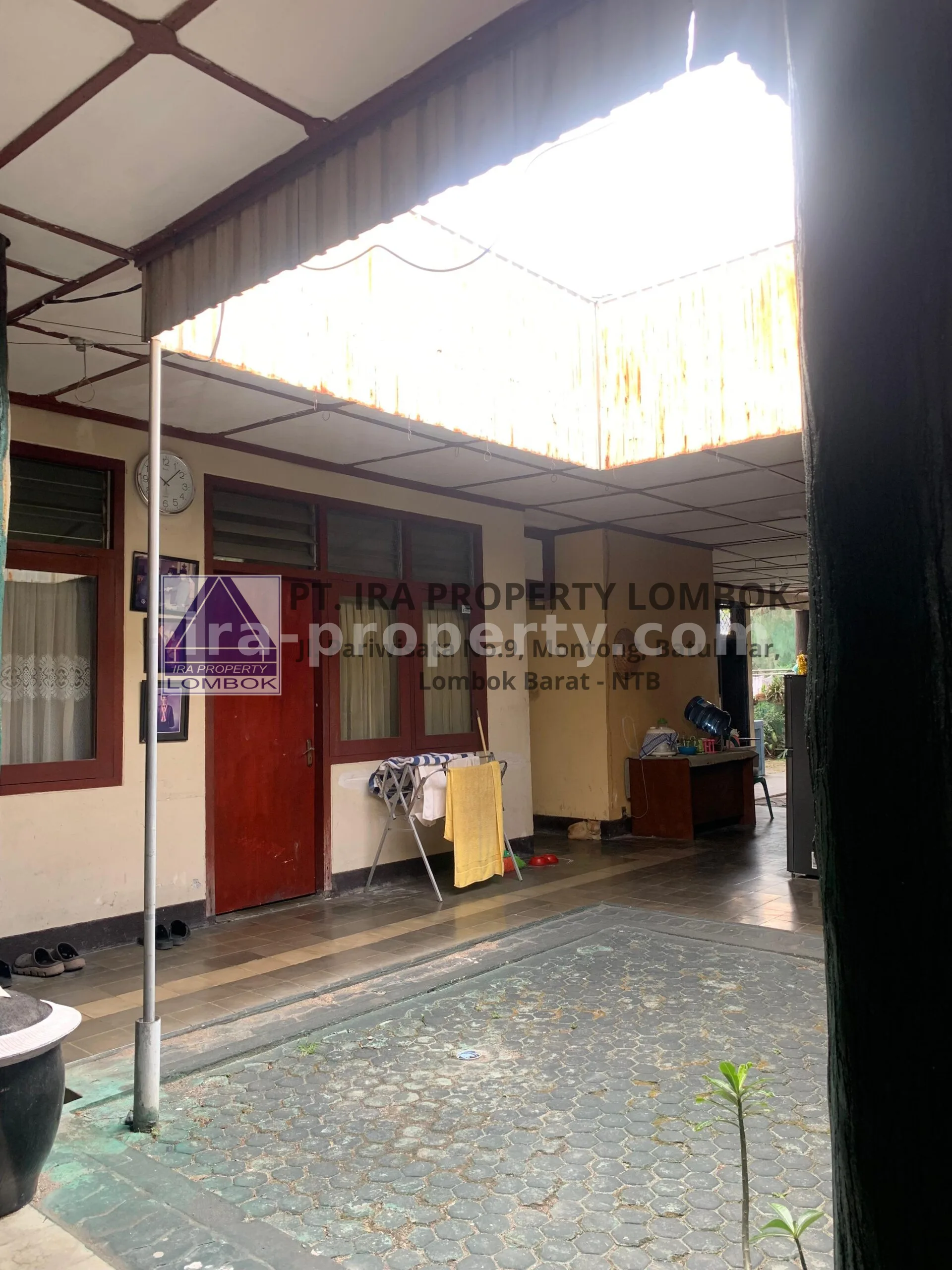Rumah Dijual di Mataram Pusat Dekat Hotel Santika - 420 - 21