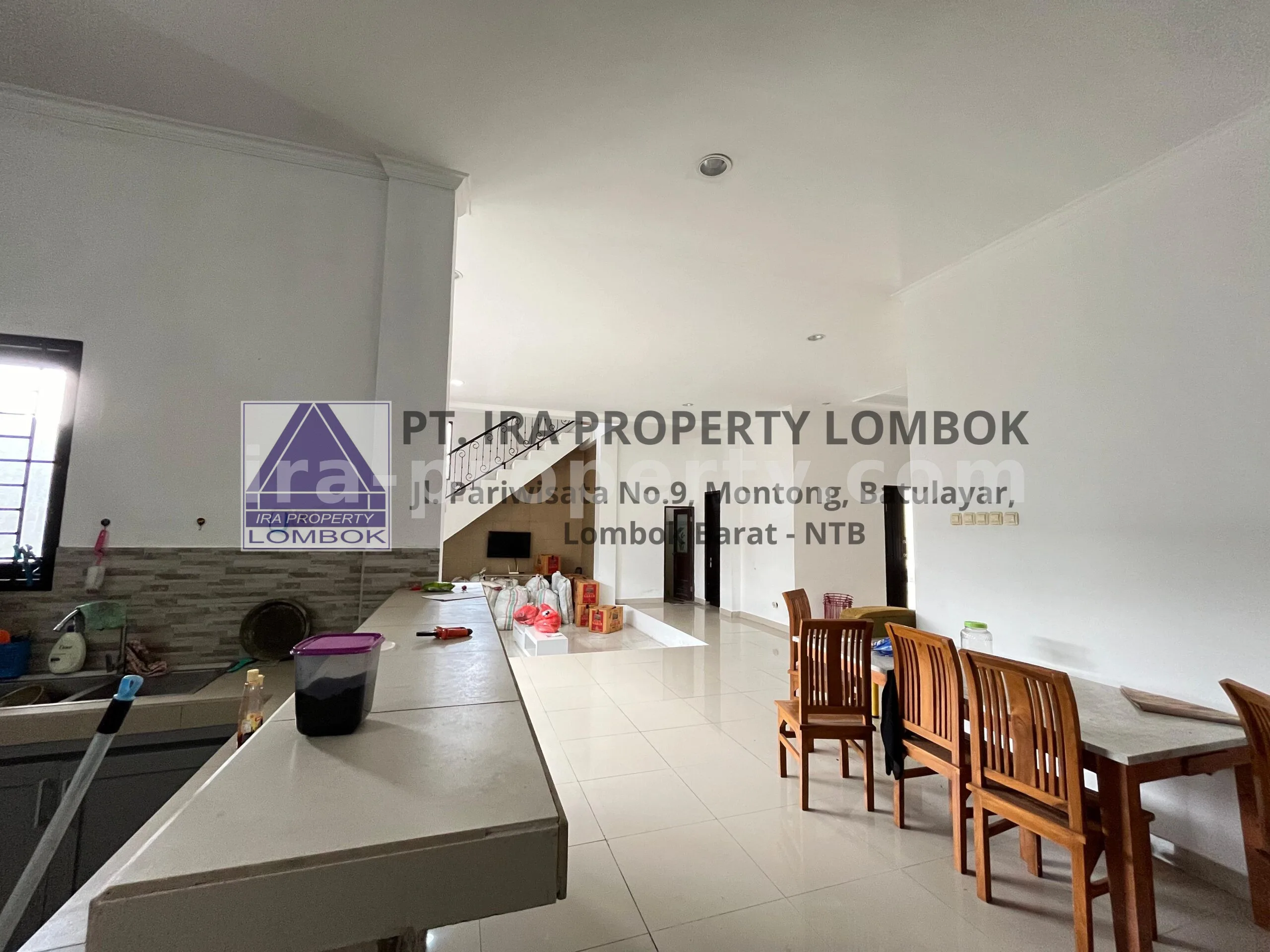 Rumah Modern Baru di Kompleks Aman Mataram - 739 - 5