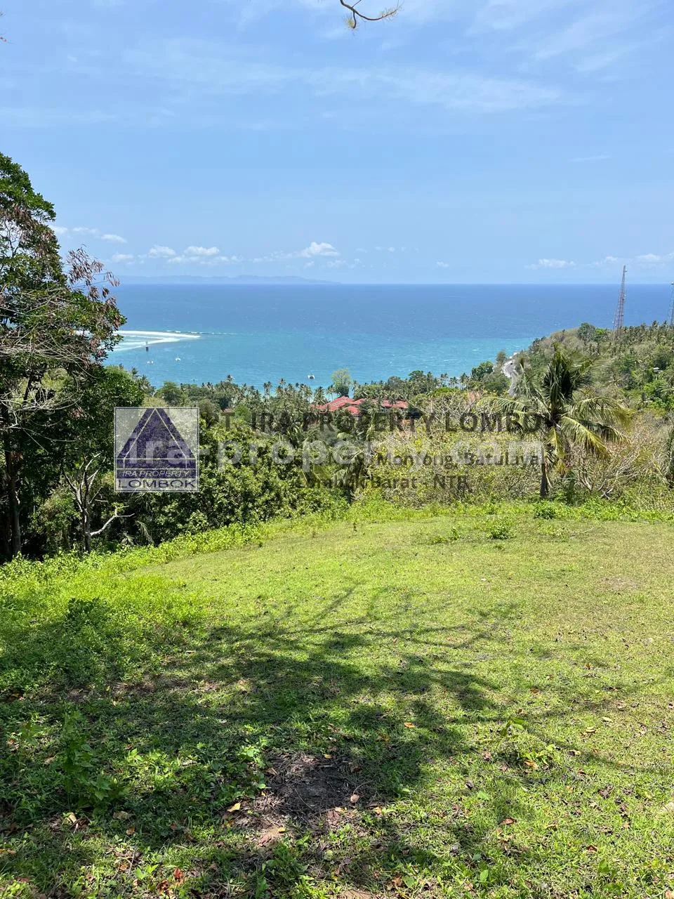 Tanah dengan Pemandangan Laut Menakjubkan di Pusat Senggigi, Kode 329 - 329-2 - 3