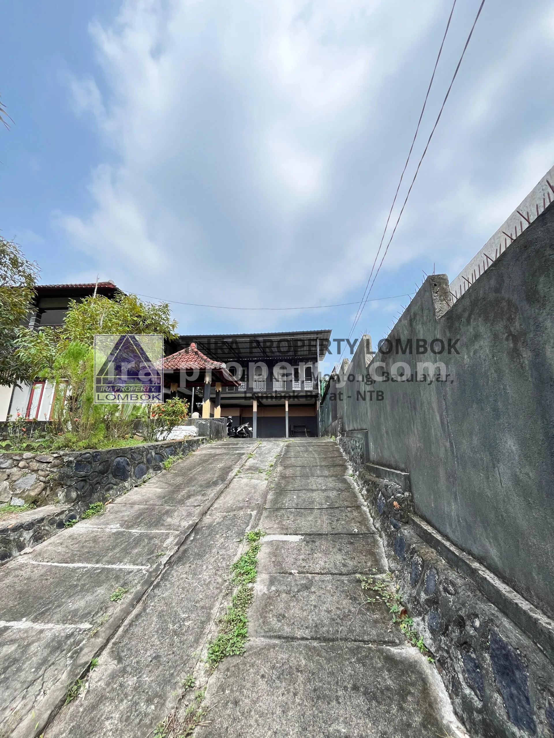 Rumah Luas dengan Kios Strategis di Karang Baru, Mataram - 639 - 11