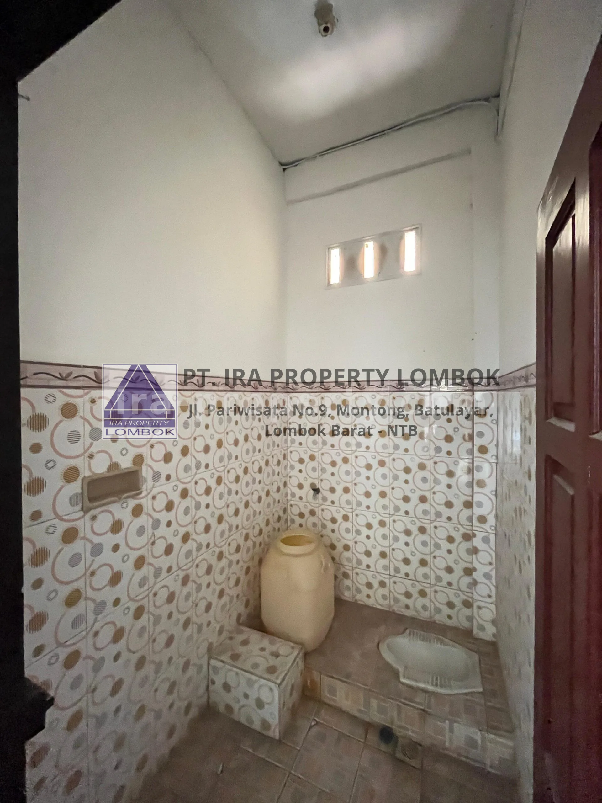 Rumah Luas dengan Kios Strategis di Karang Baru, Mataram - 639 - 14
