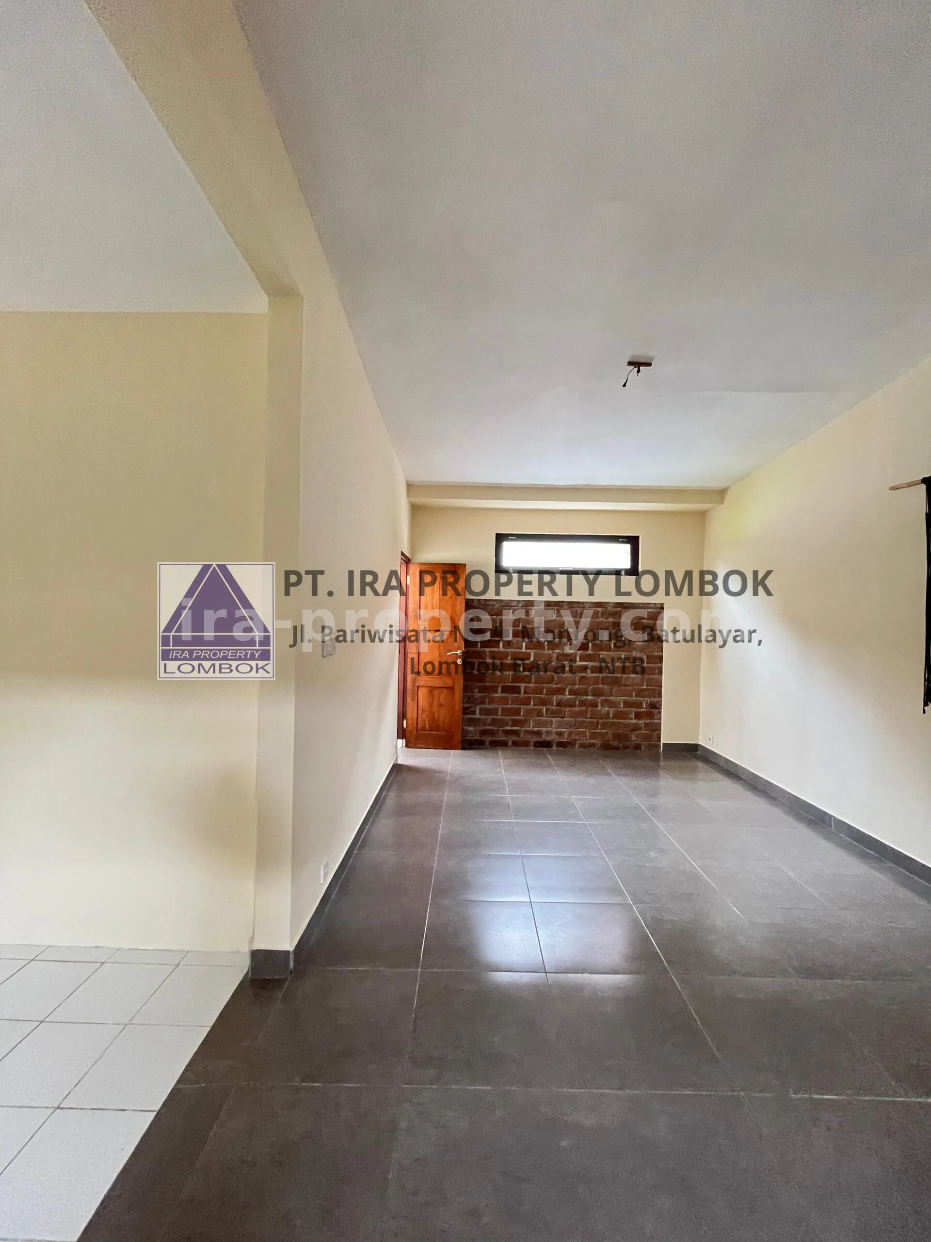 Rumah Dijual di Kompleks Green Valley, Senggigi - 426-2 - 2