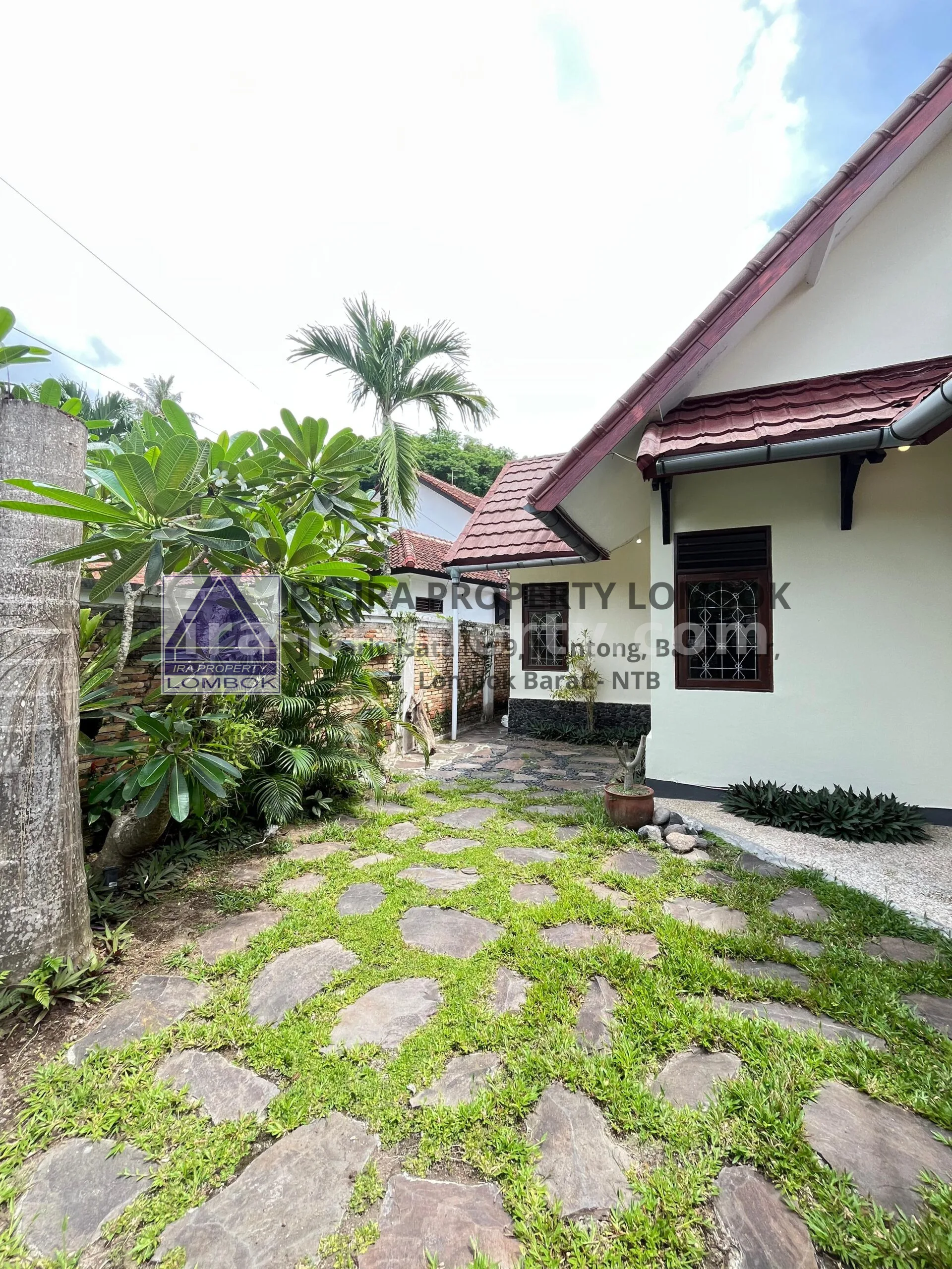 Rumah Dijual di Kompleks Green Valley, Senggigi - 426-2 - 3