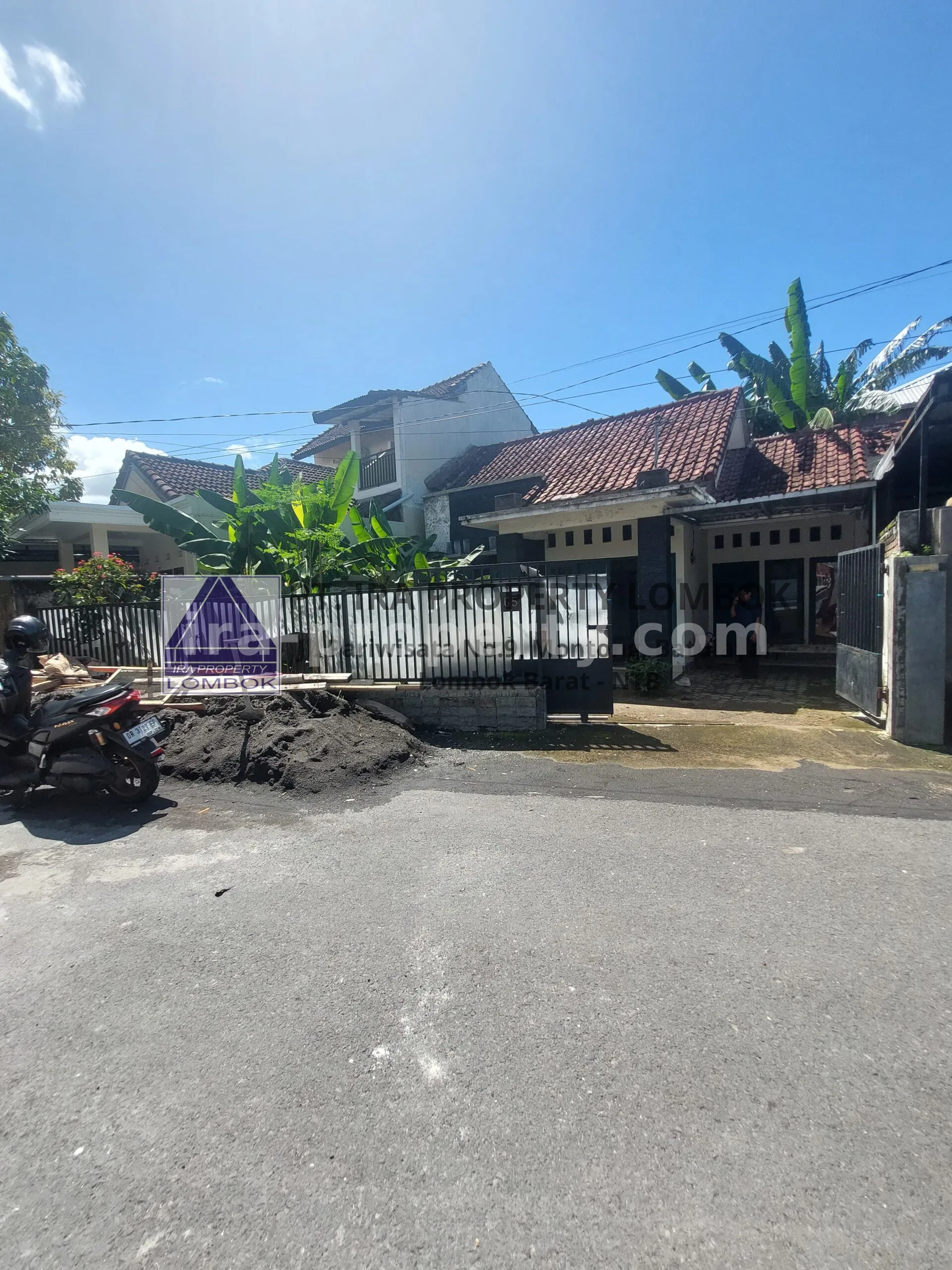 Rumah Dijual di Kompleks Perumahan Jl. Adi Sucipto, Mataram - 648 - 3