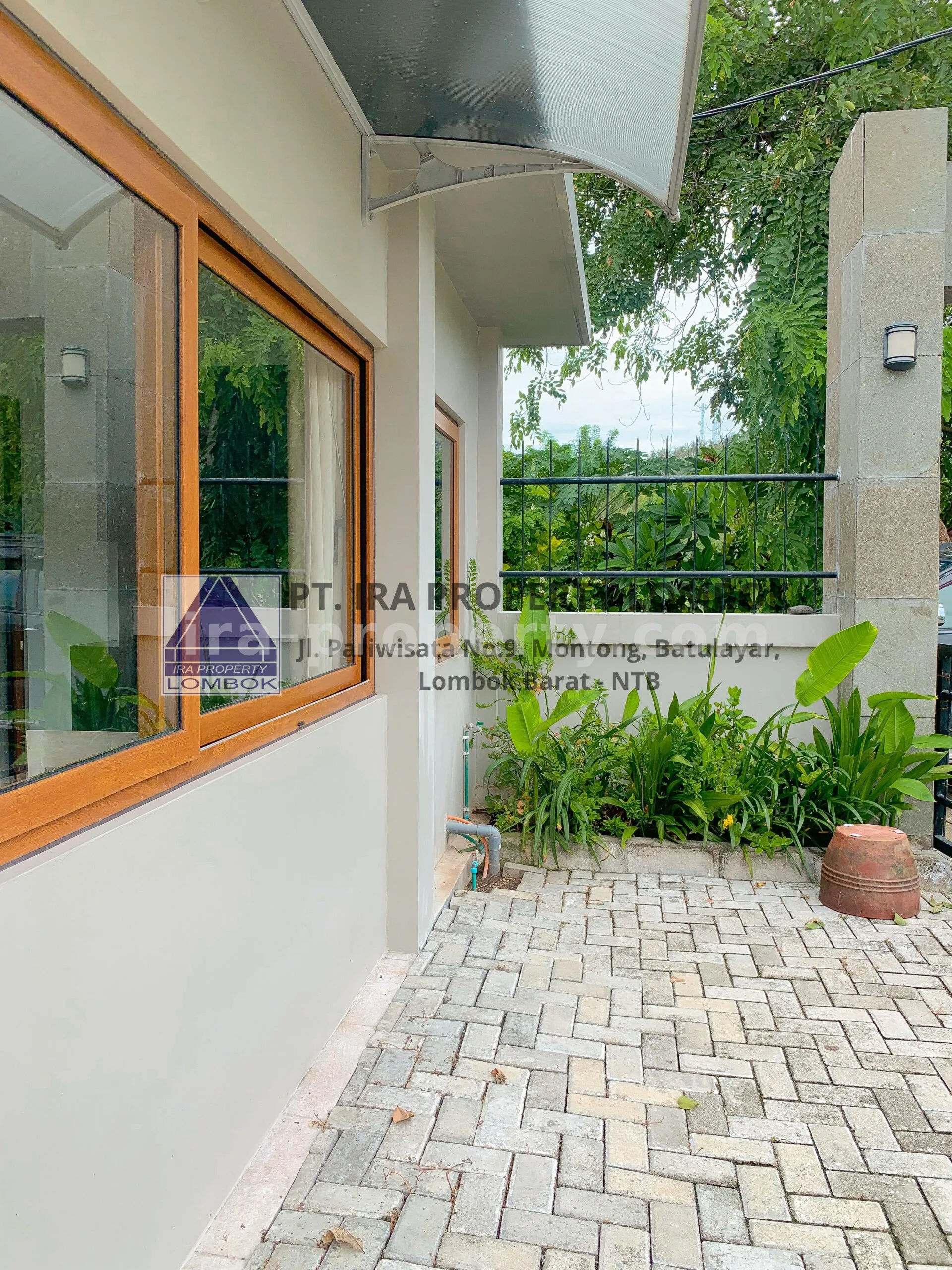 Villa Modern Baru Dekat Pantai Stangi - 238 - 3