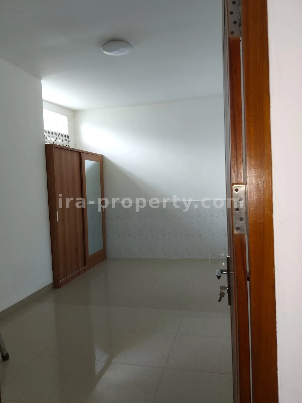 Rumah Mewah Dijual di Kompleks Udayana, Kota Mataram - 656 - 11