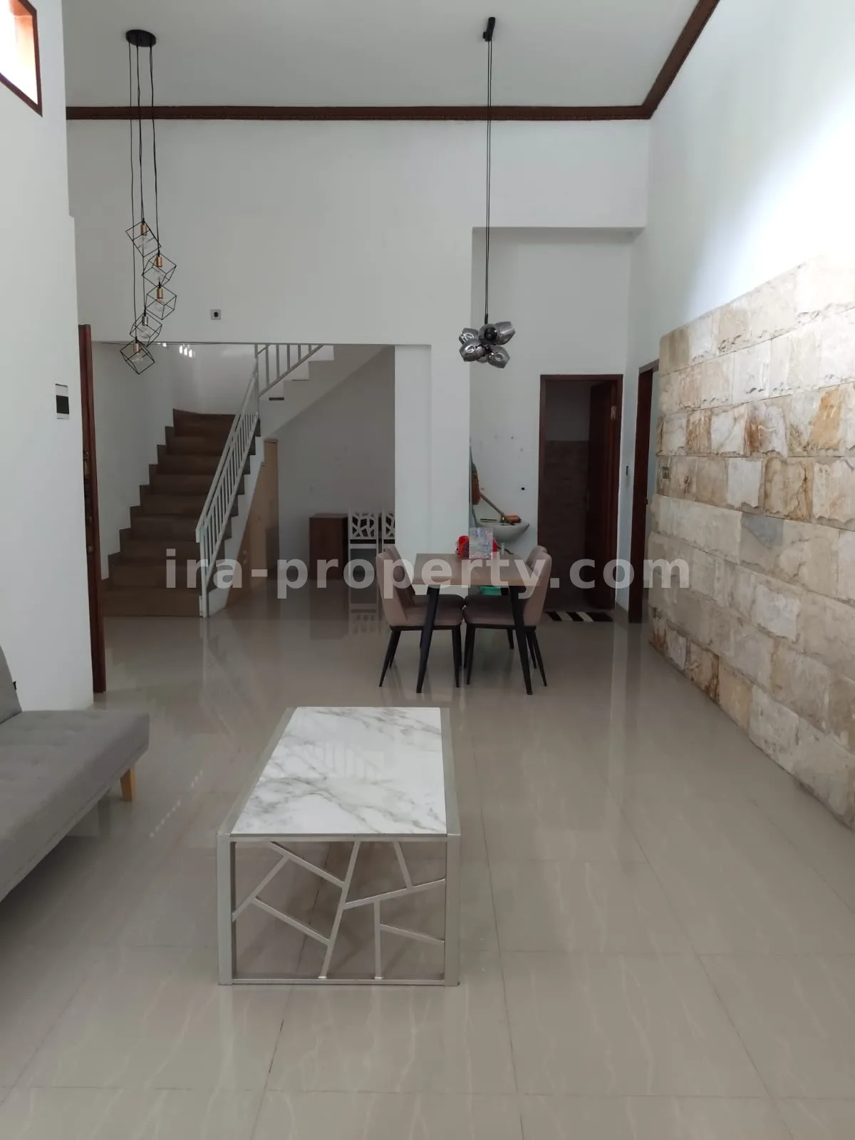 Rumah Mewah Dijual di Kompleks Udayana, Kota Mataram - 656 - 18