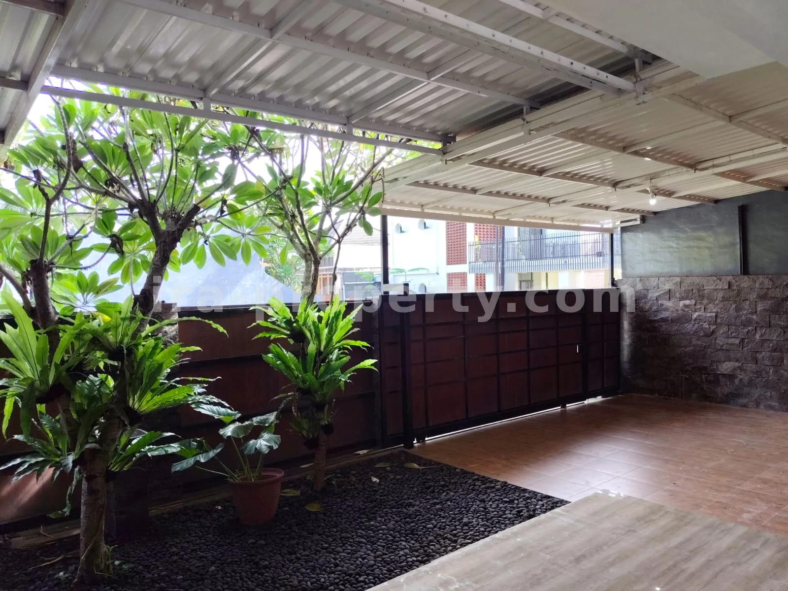 Rumah Mewah Dijual di Kompleks Udayana, Kota Mataram - 656 - 2